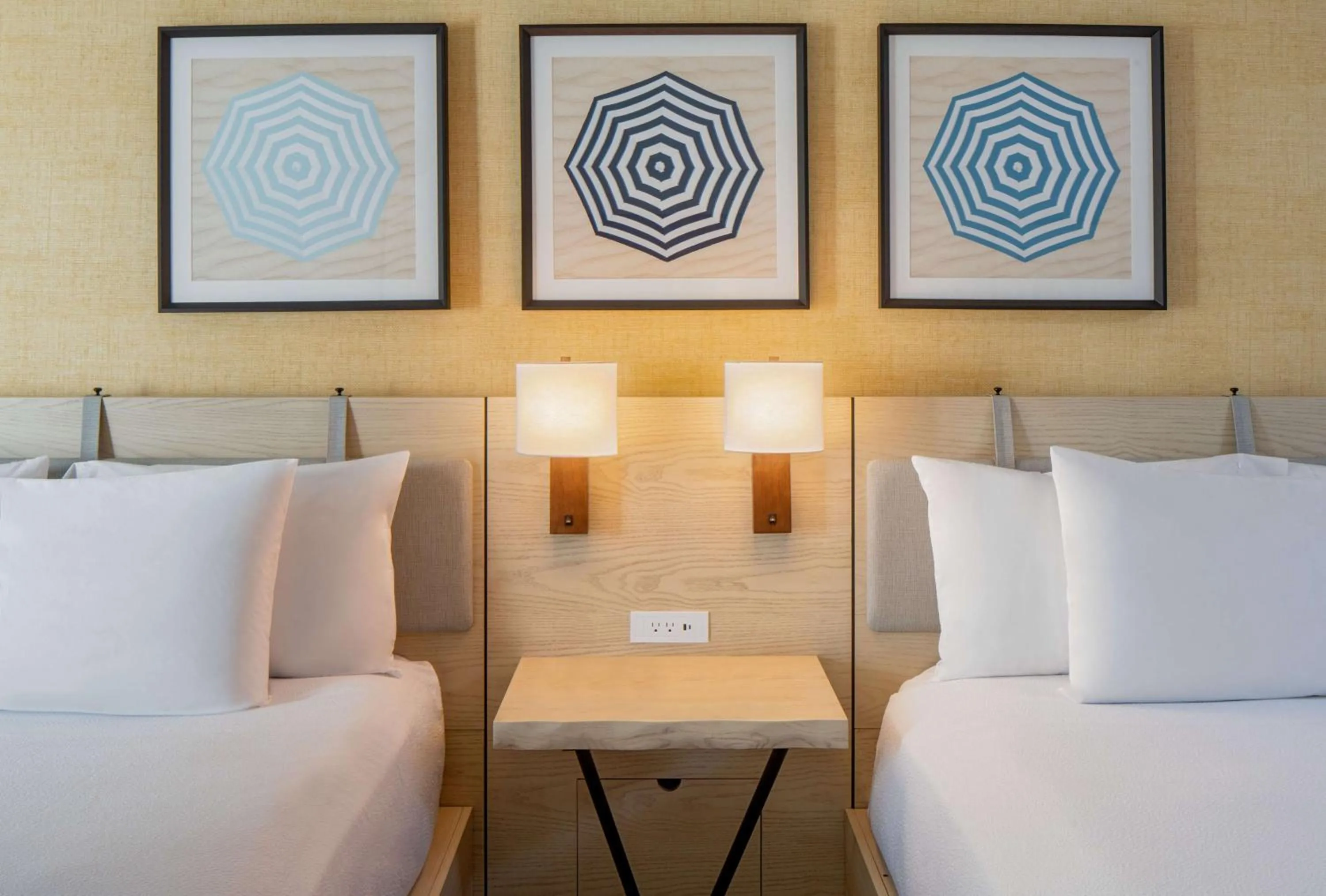 Bed in DoubleTree Suites by Hilton Doheny Beach