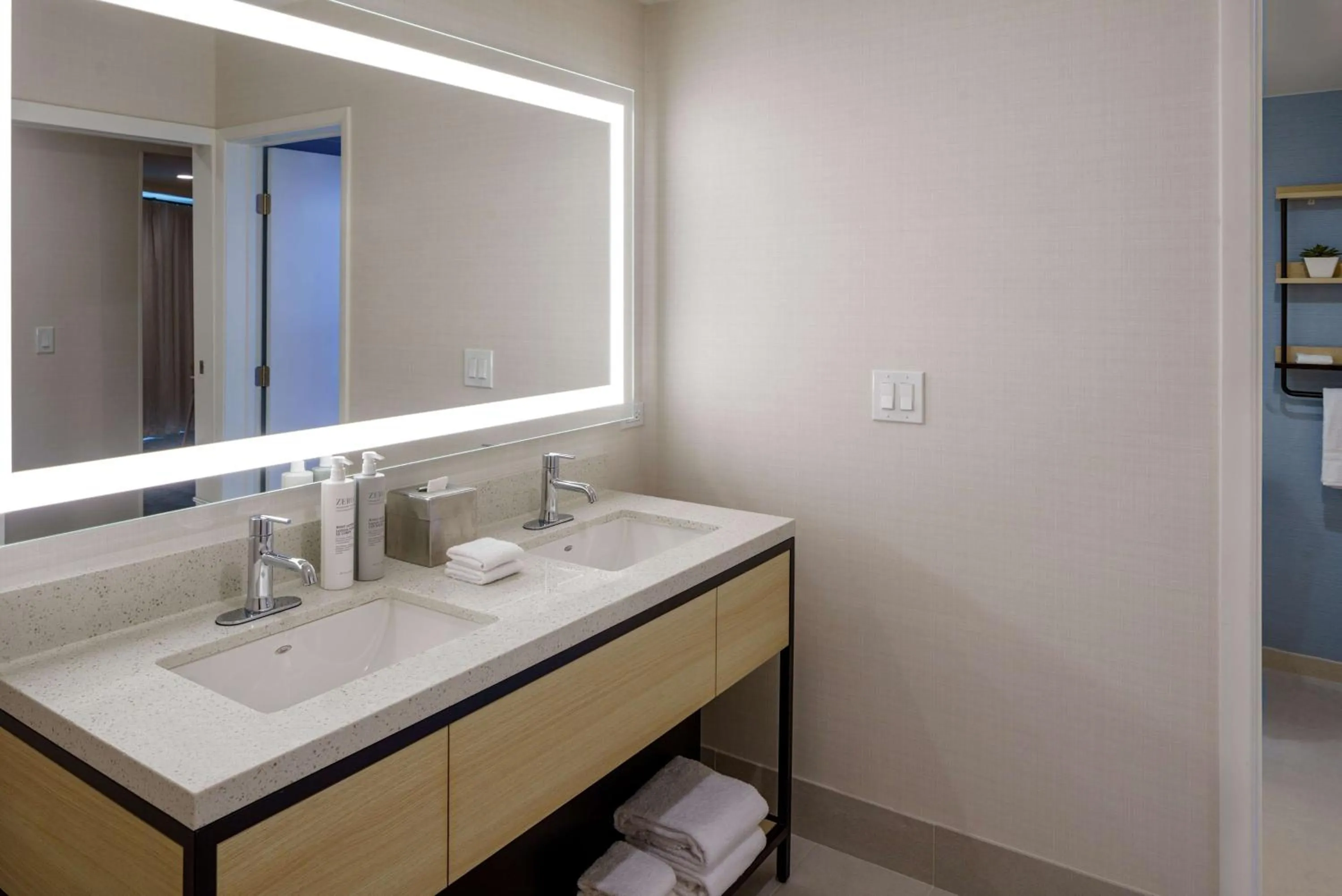Bathroom in DoubleTree Suites by Hilton Doheny Beach
