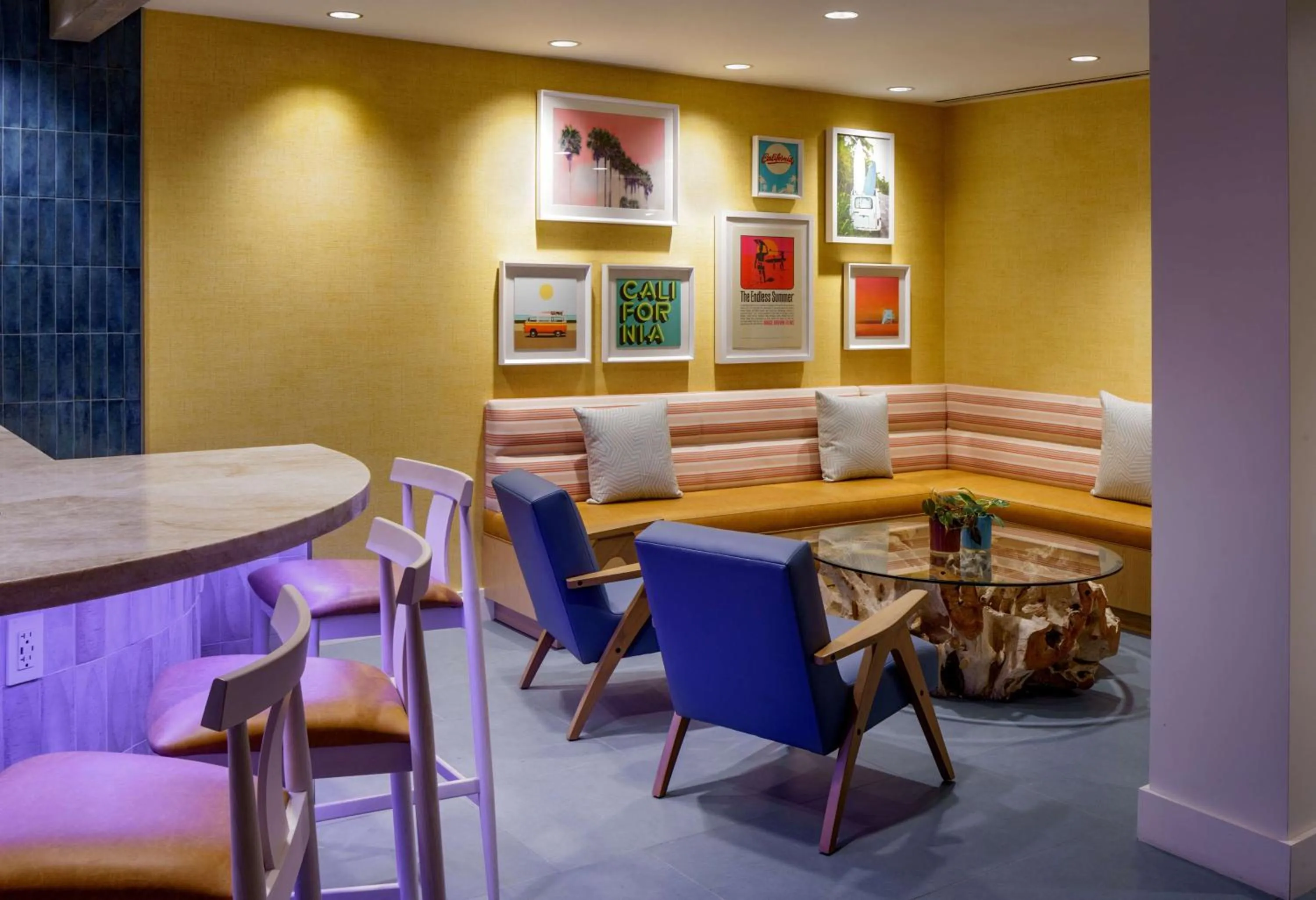 Lobby or reception in DoubleTree Suites by Hilton Doheny Beach