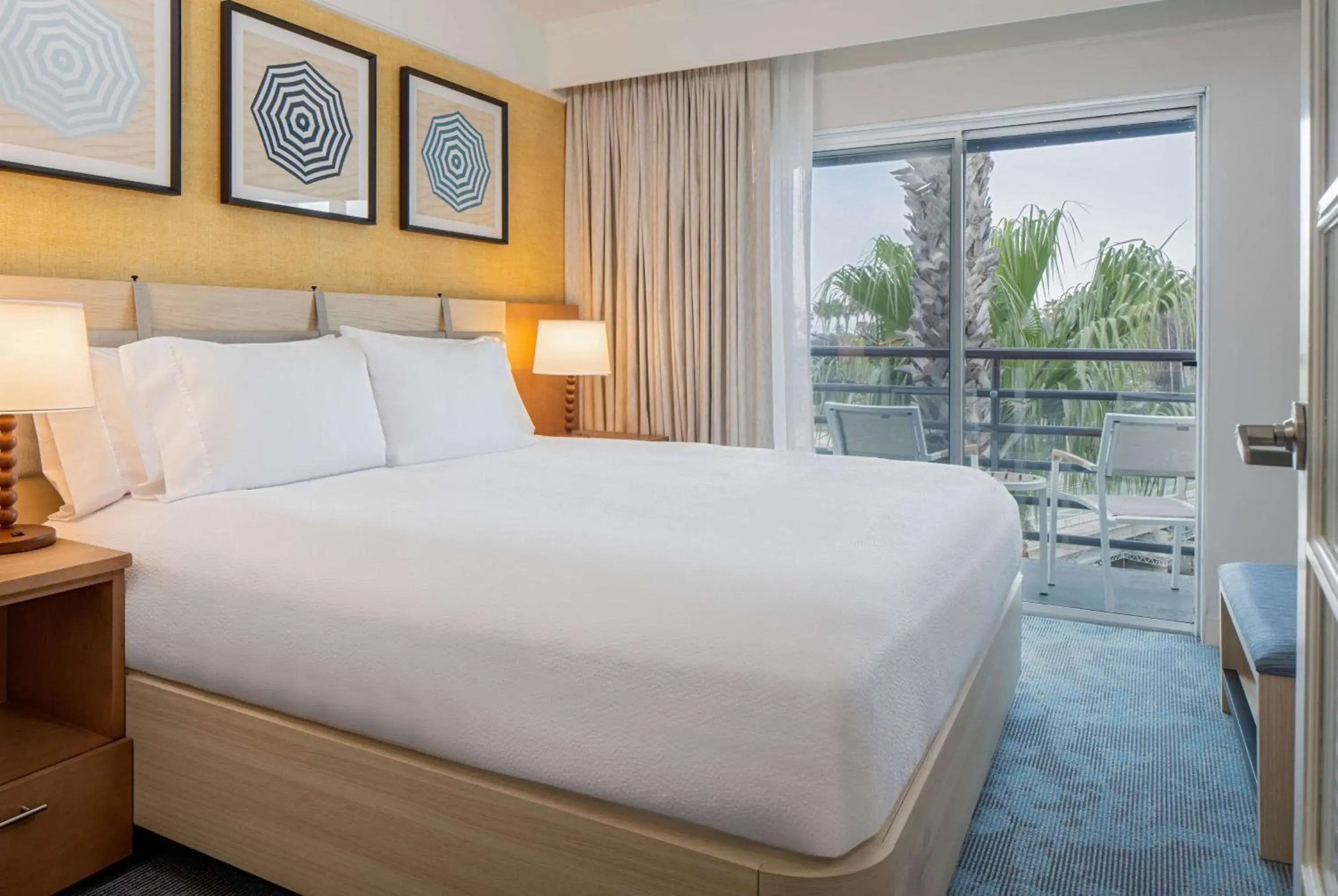 One-Bedroom King Suite with Sofa Bed and Balcony - Ocean View in DoubleTree Suites by Hilton Doheny Beach One-Bedroom King Suite with Sofa Bed and Balcony - Ocean View in DoubleTree Suites by Hilton Doheny Beach