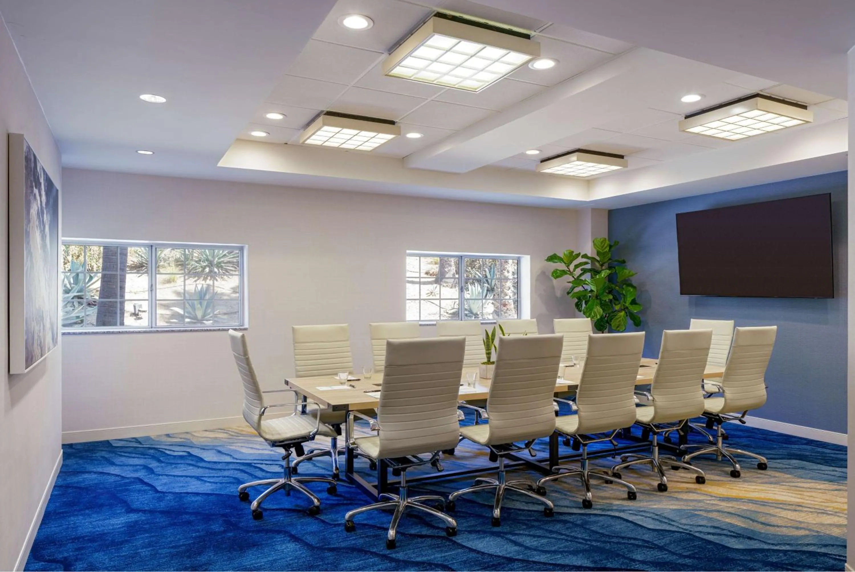Meeting/conference room in DoubleTree Suites by Hilton Doheny Beach