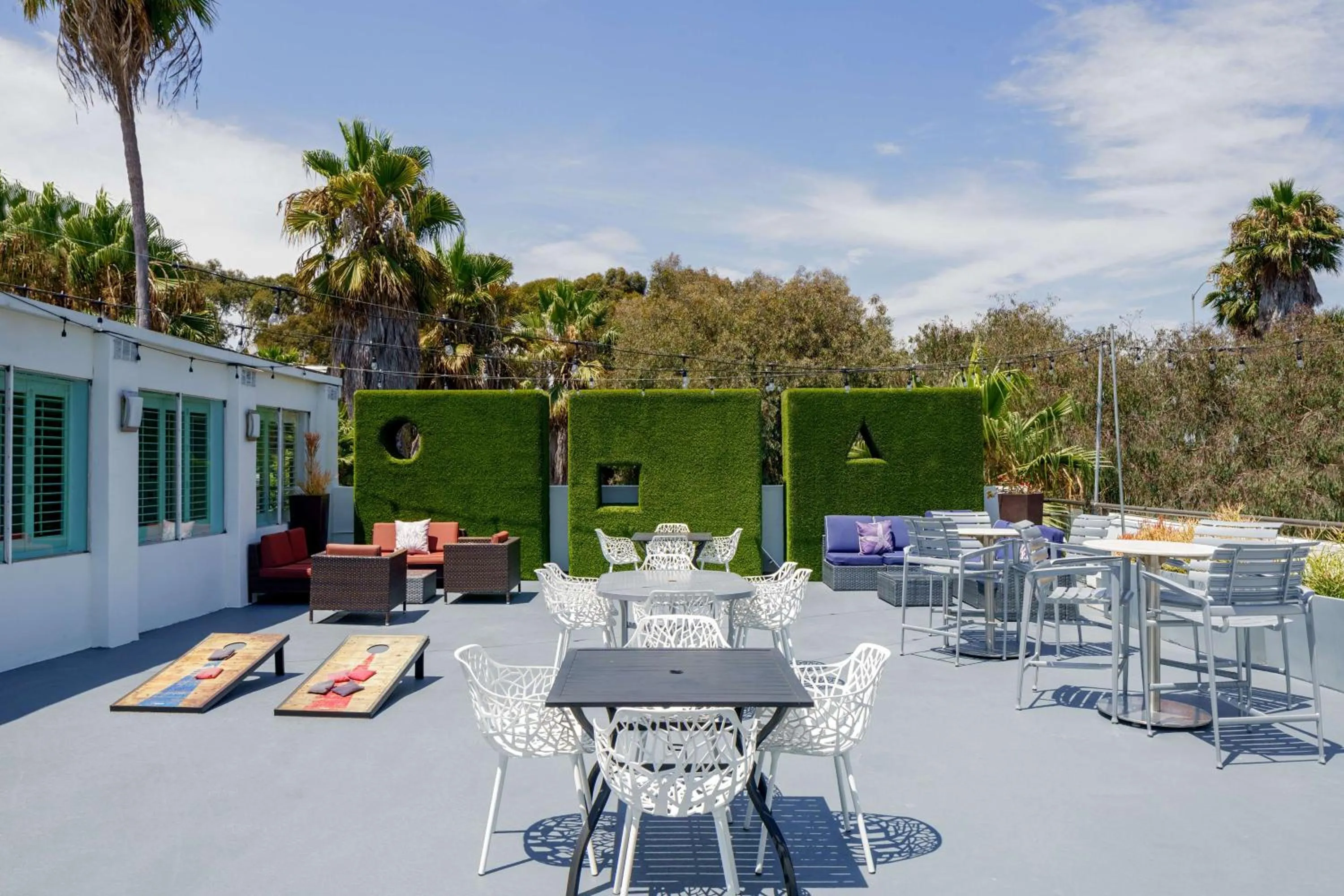 Inner courtyard view in DoubleTree Suites by Hilton Doheny Beach