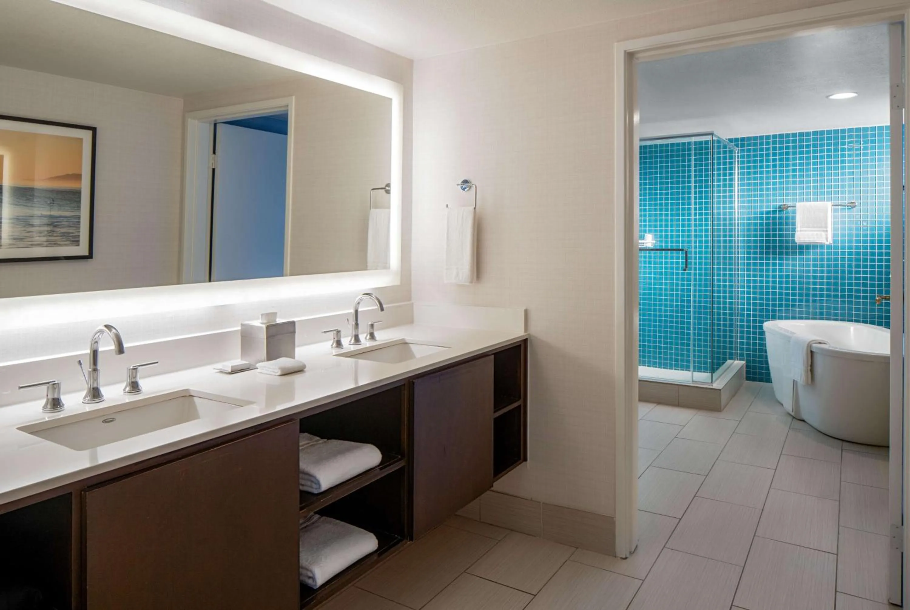 Bathroom in DoubleTree Suites by Hilton Doheny Beach