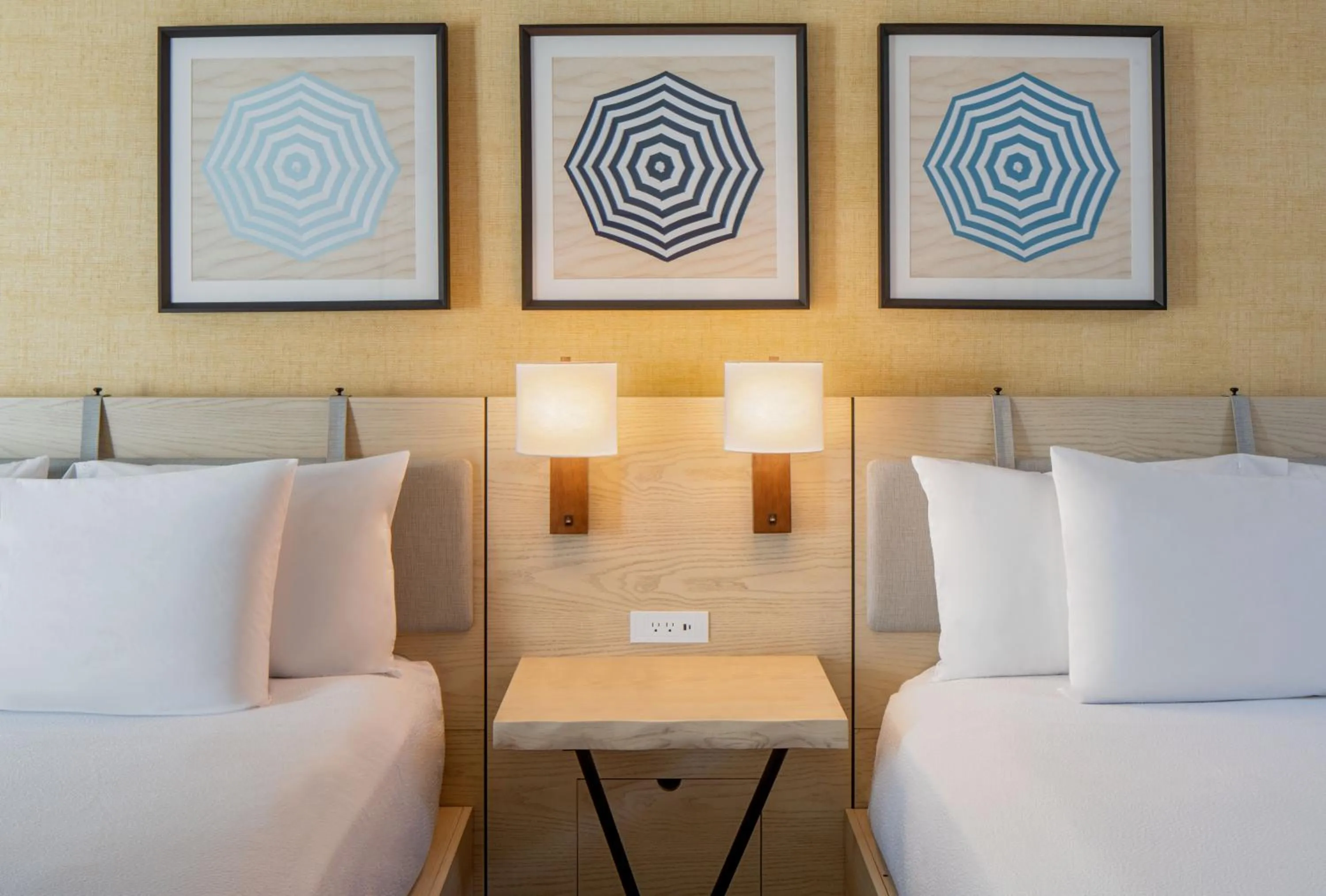 Bed in DoubleTree Suites by Hilton Doheny Beach