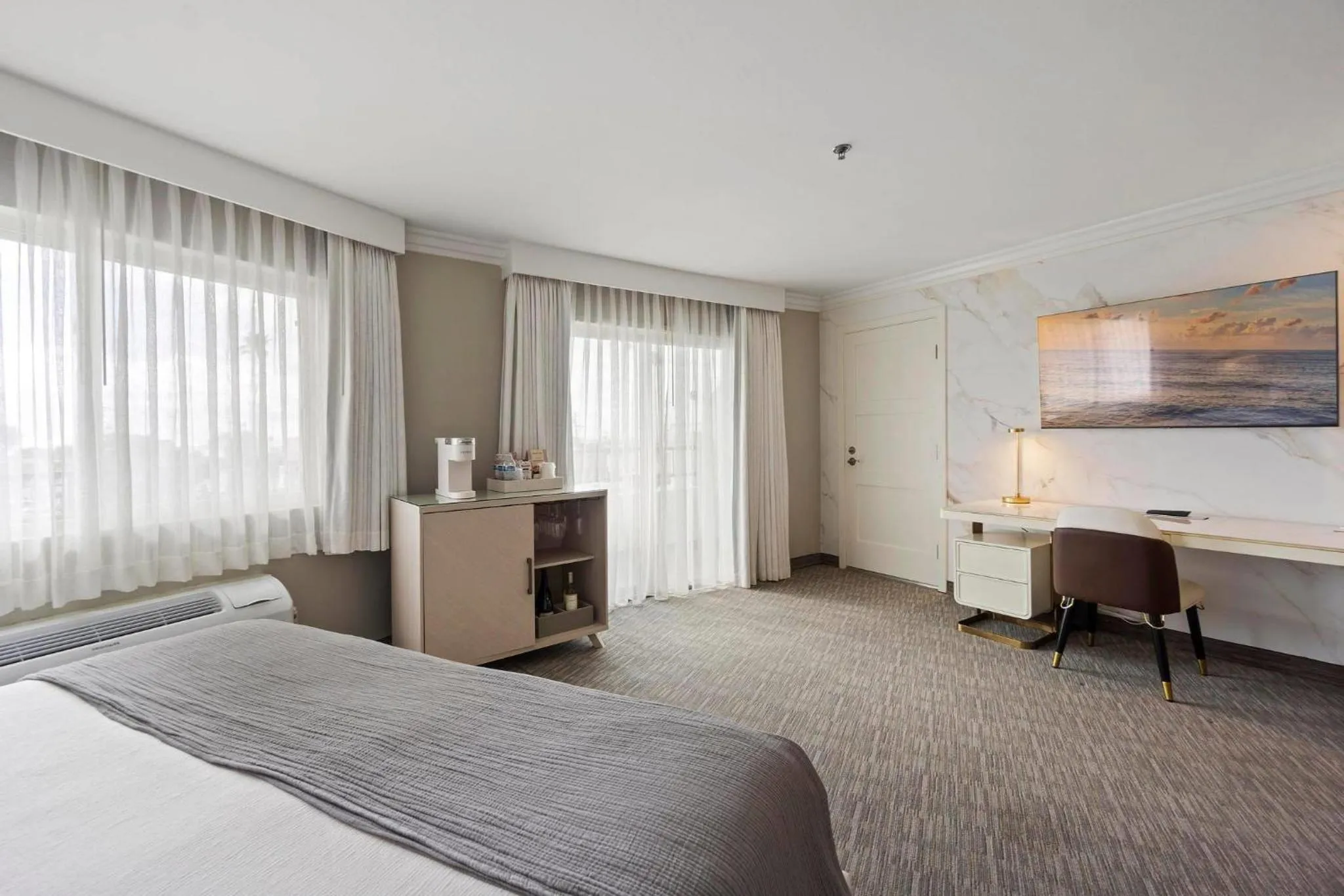 Bedroom, Bed in The Volare, an Ascend Collection Hotel