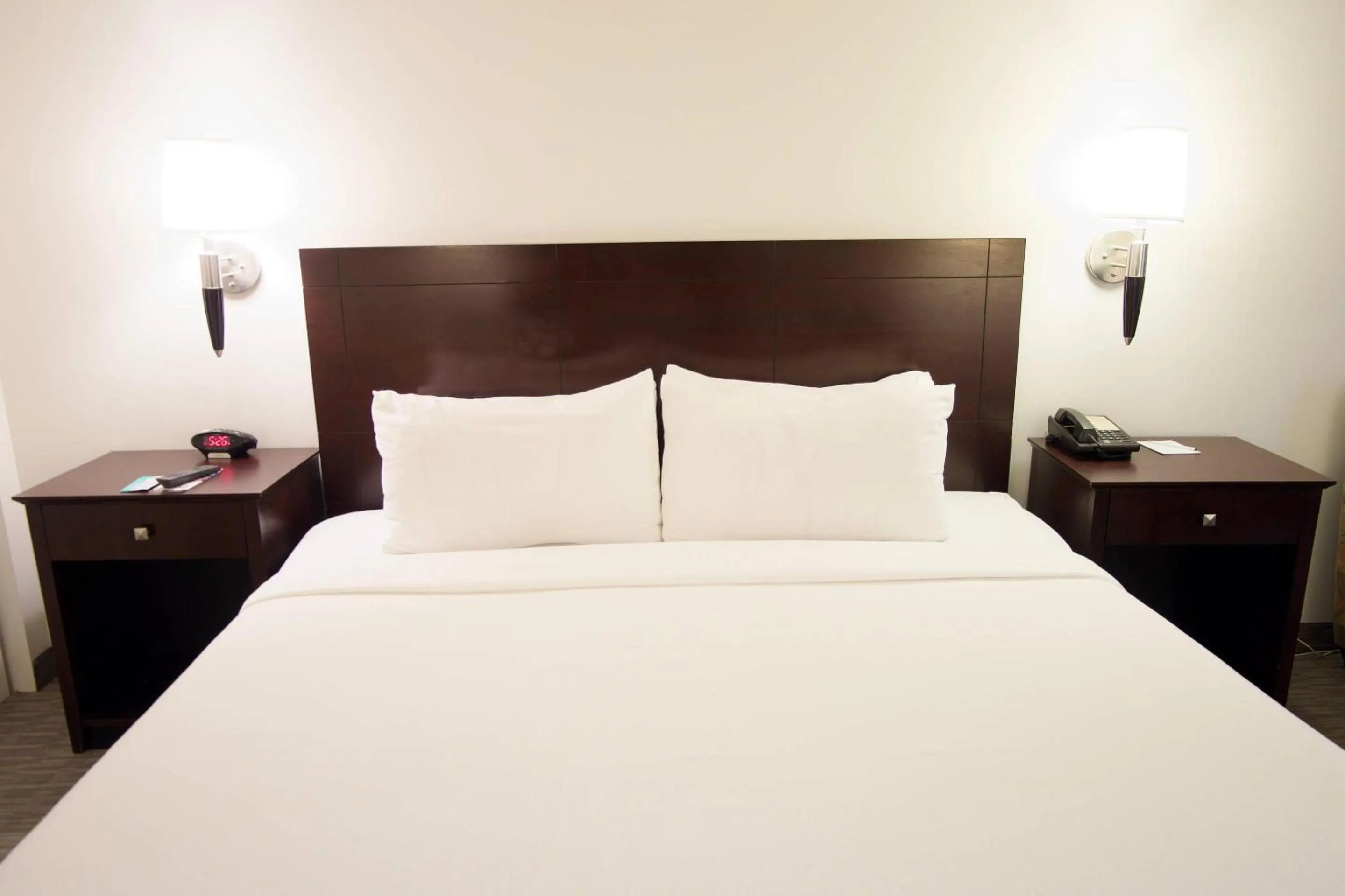 Bedroom, Bed in The Volare, an Ascend Collection Hotel