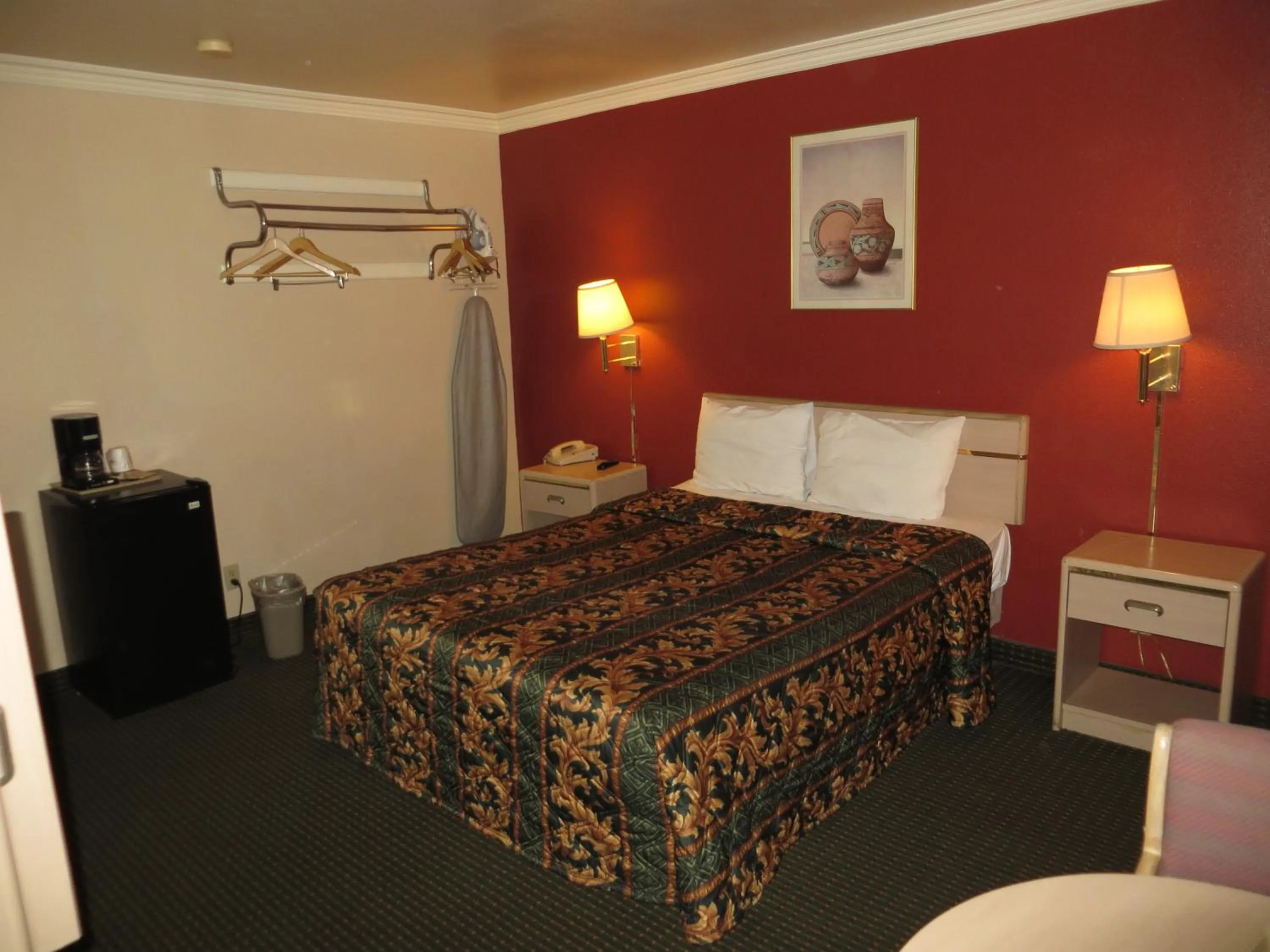 Bed in Super 8 by Wyndham Hollywood/LA Area