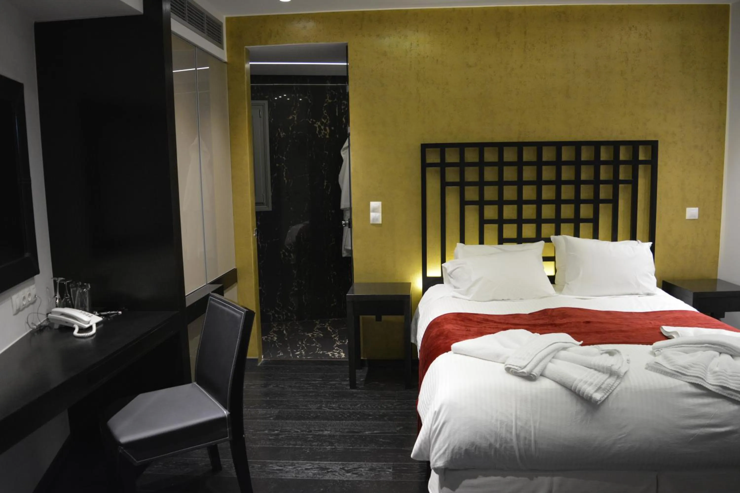 Photo of the whole room, Bed in Hotel Senia