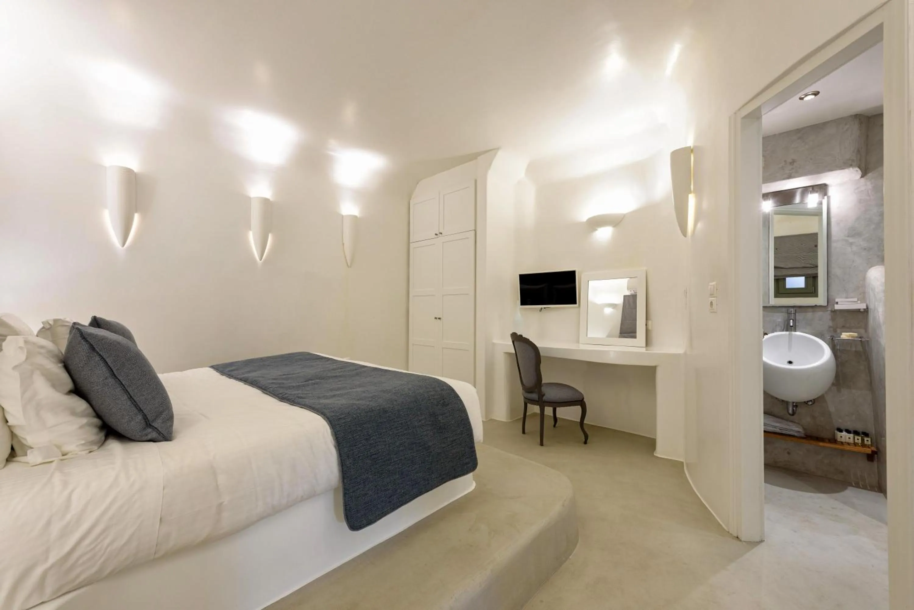 Photo of the whole room, Bed in Hotel Senia