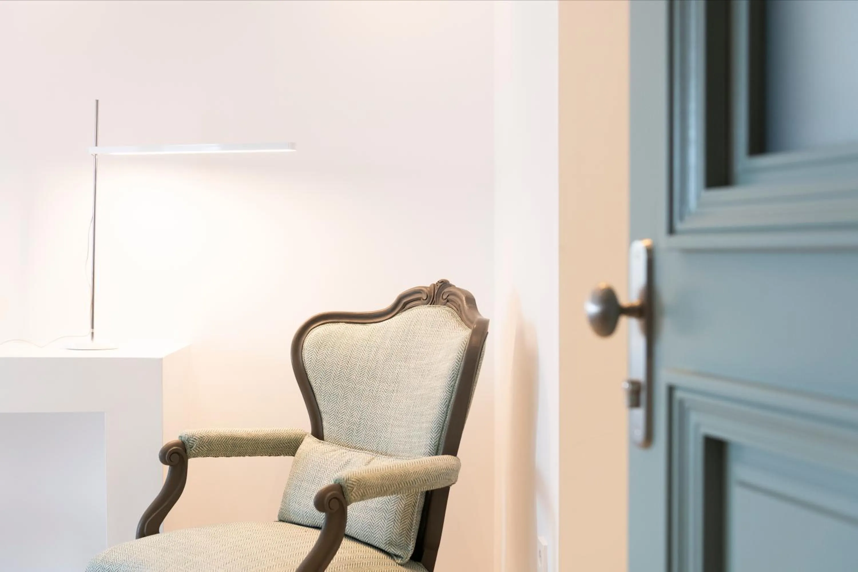 Seating area in Hotel Senia