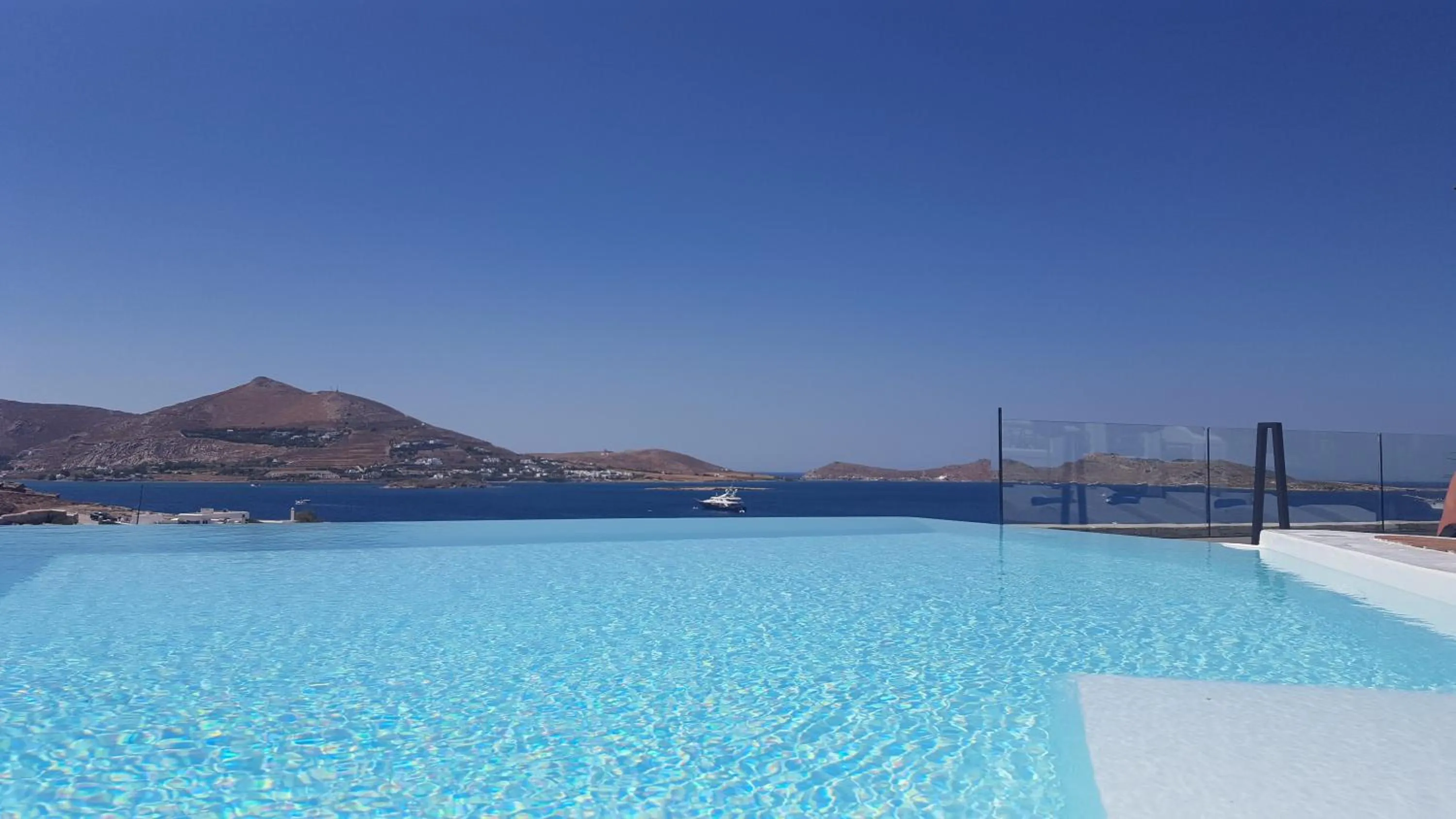 Swimming pool in Hotel Senia