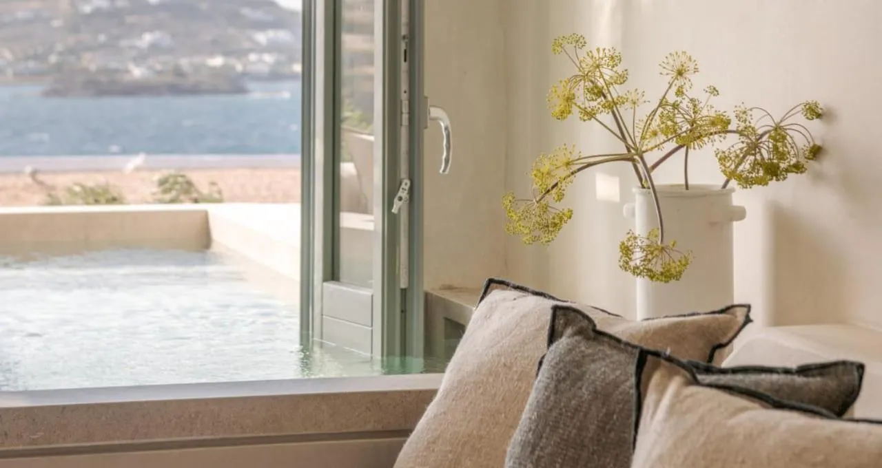 Seating area in Hotel Senia