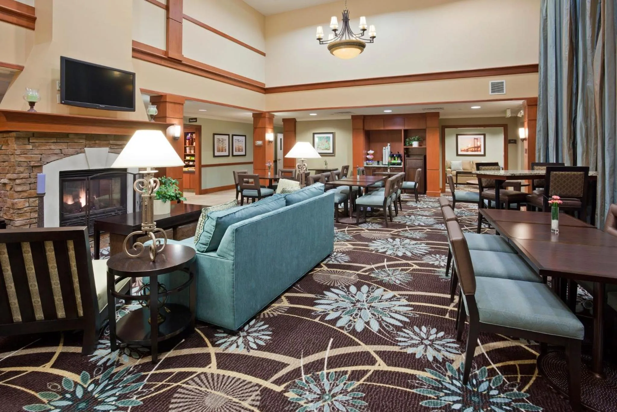 Property building in Staybridge Suites Minneapolis-Bloomington by IHG