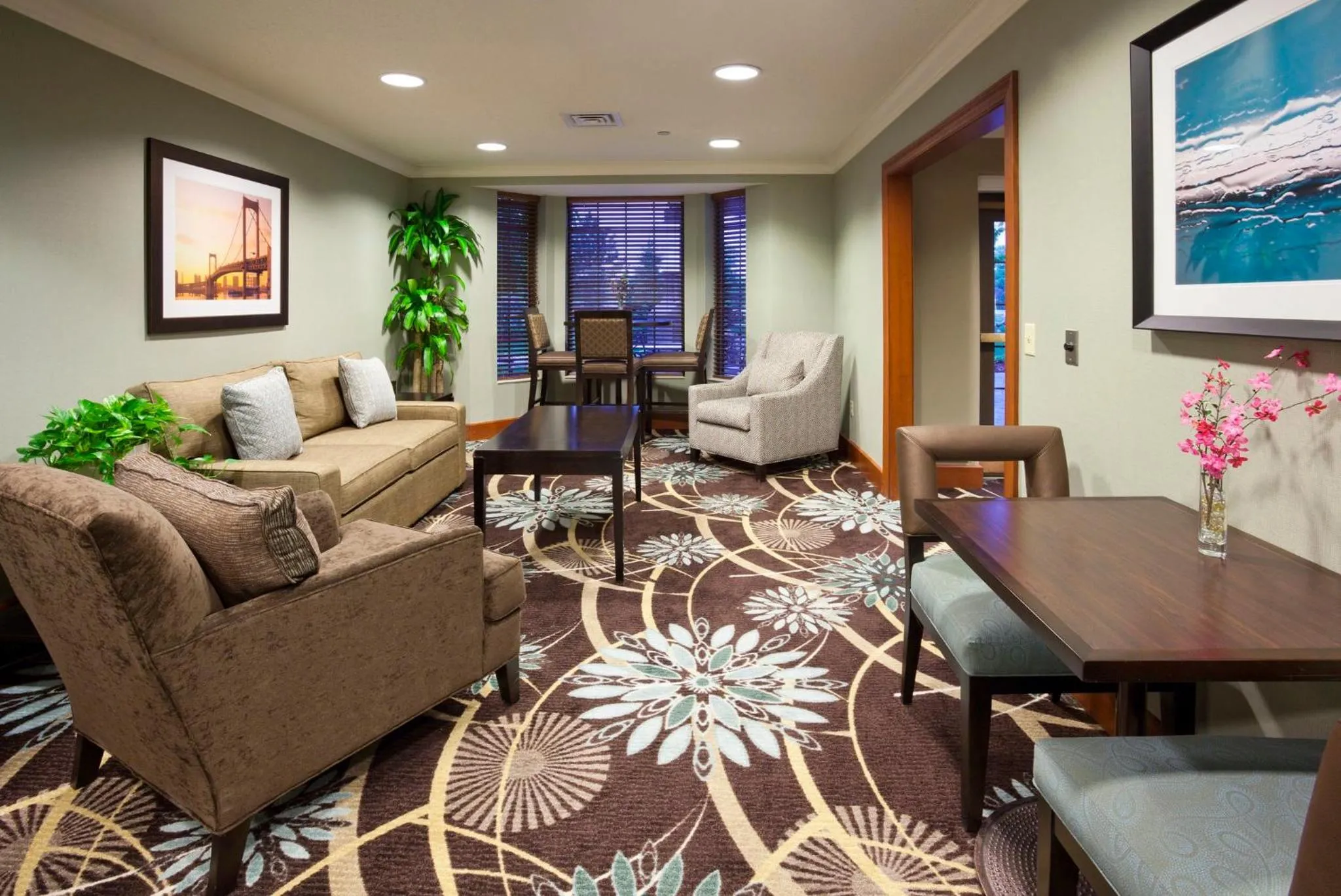 Property building in Staybridge Suites Minneapolis-Bloomington by IHG
