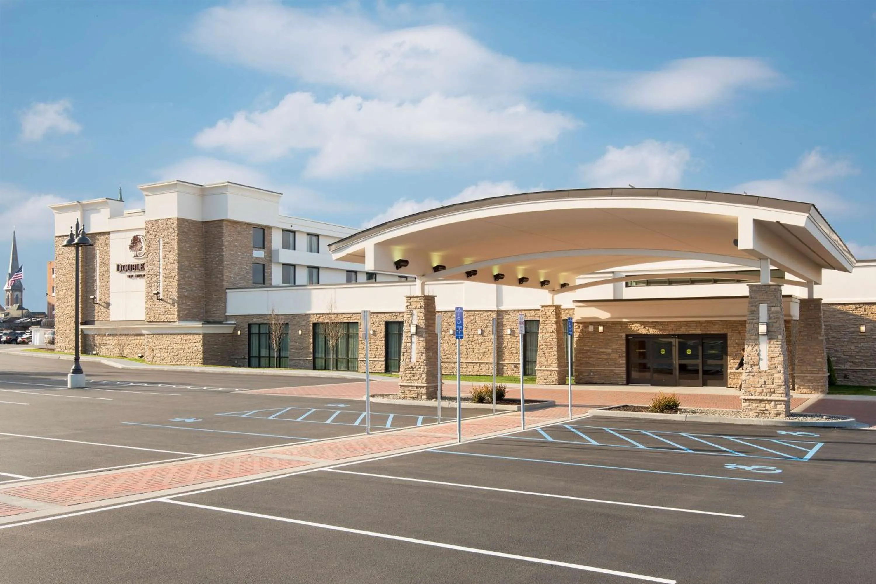 Property building in DoubleTree by Hilton Schenectady