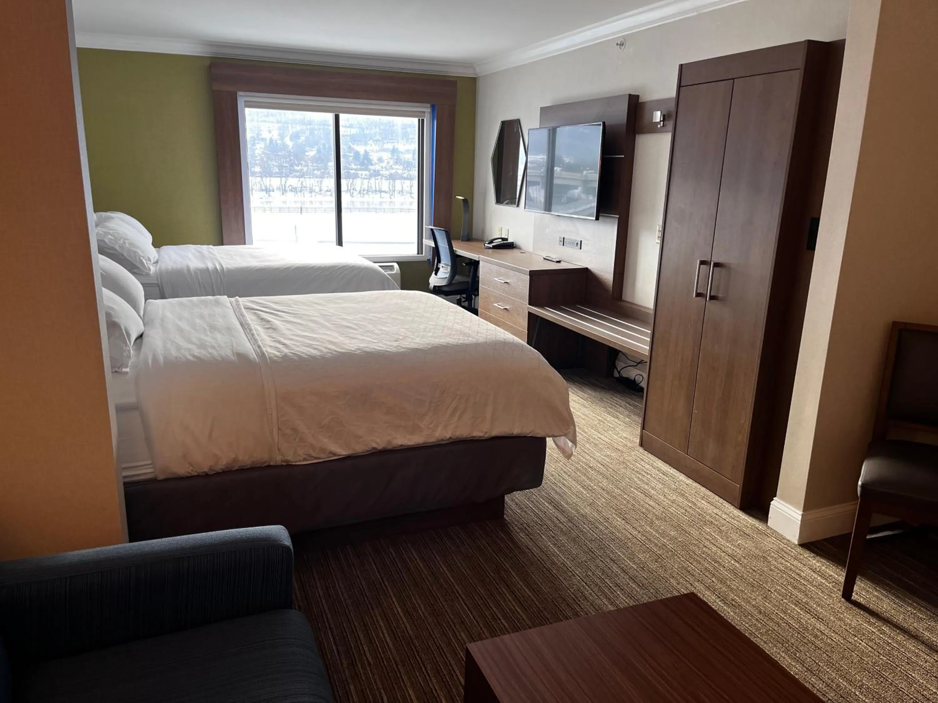 Bed in Holiday Inn Express & Suites Williamsport by IHG