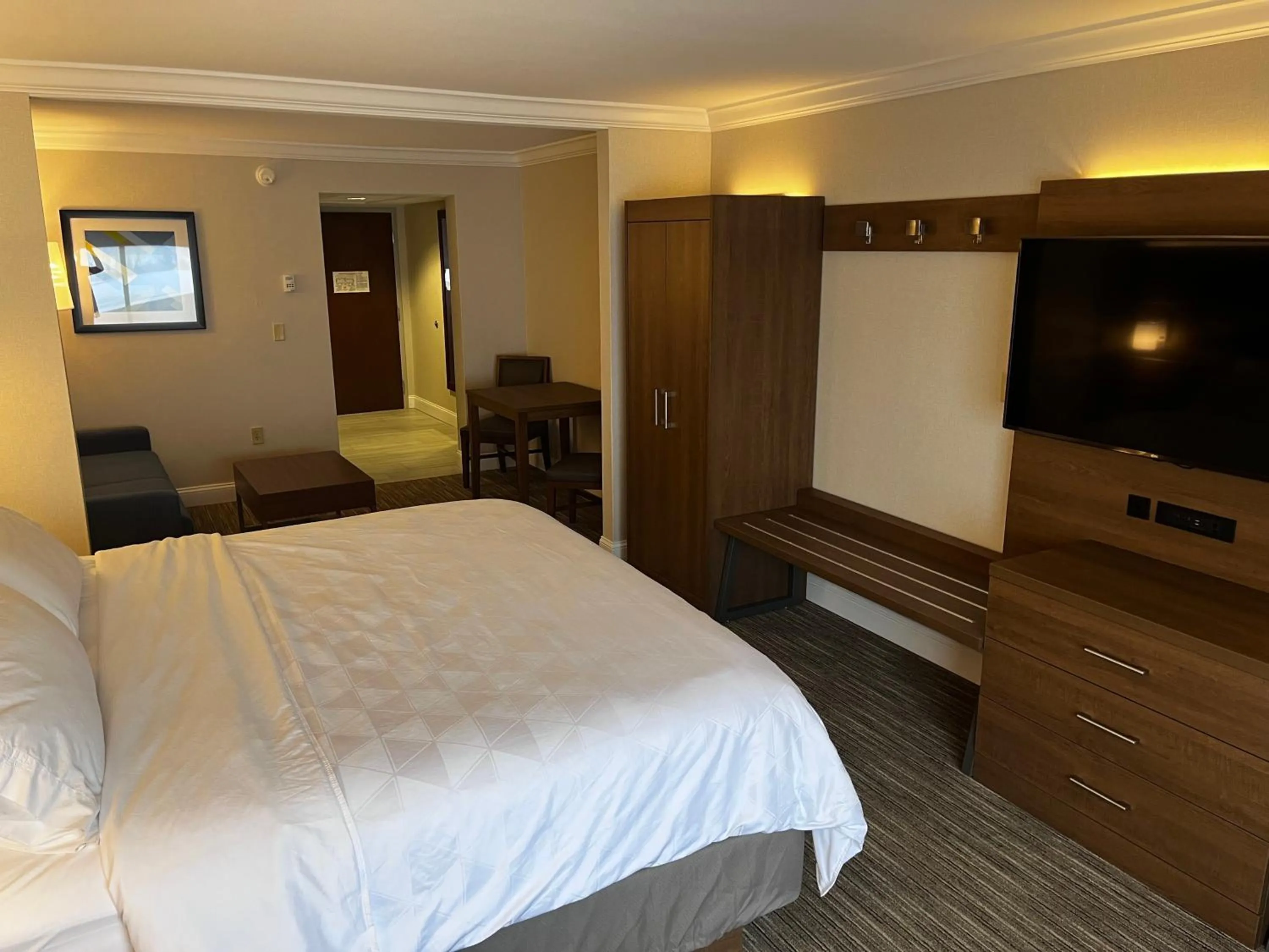 Bed in Holiday Inn Express & Suites Williamsport by IHG