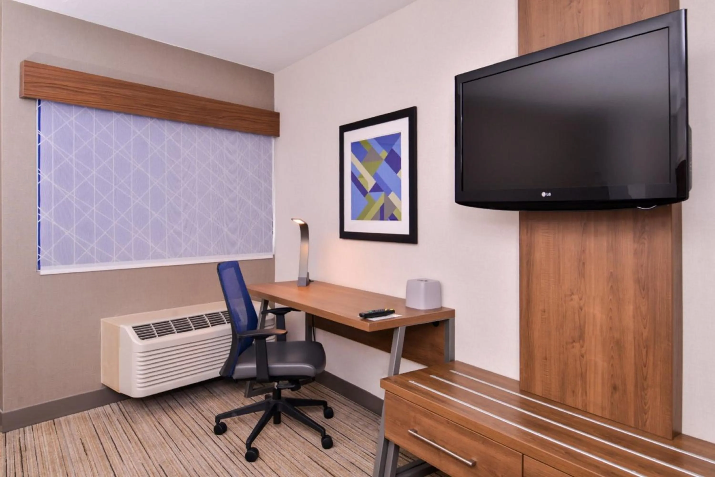 TV and multimedia in Holiday Inn Express Walnut Creek by IHG