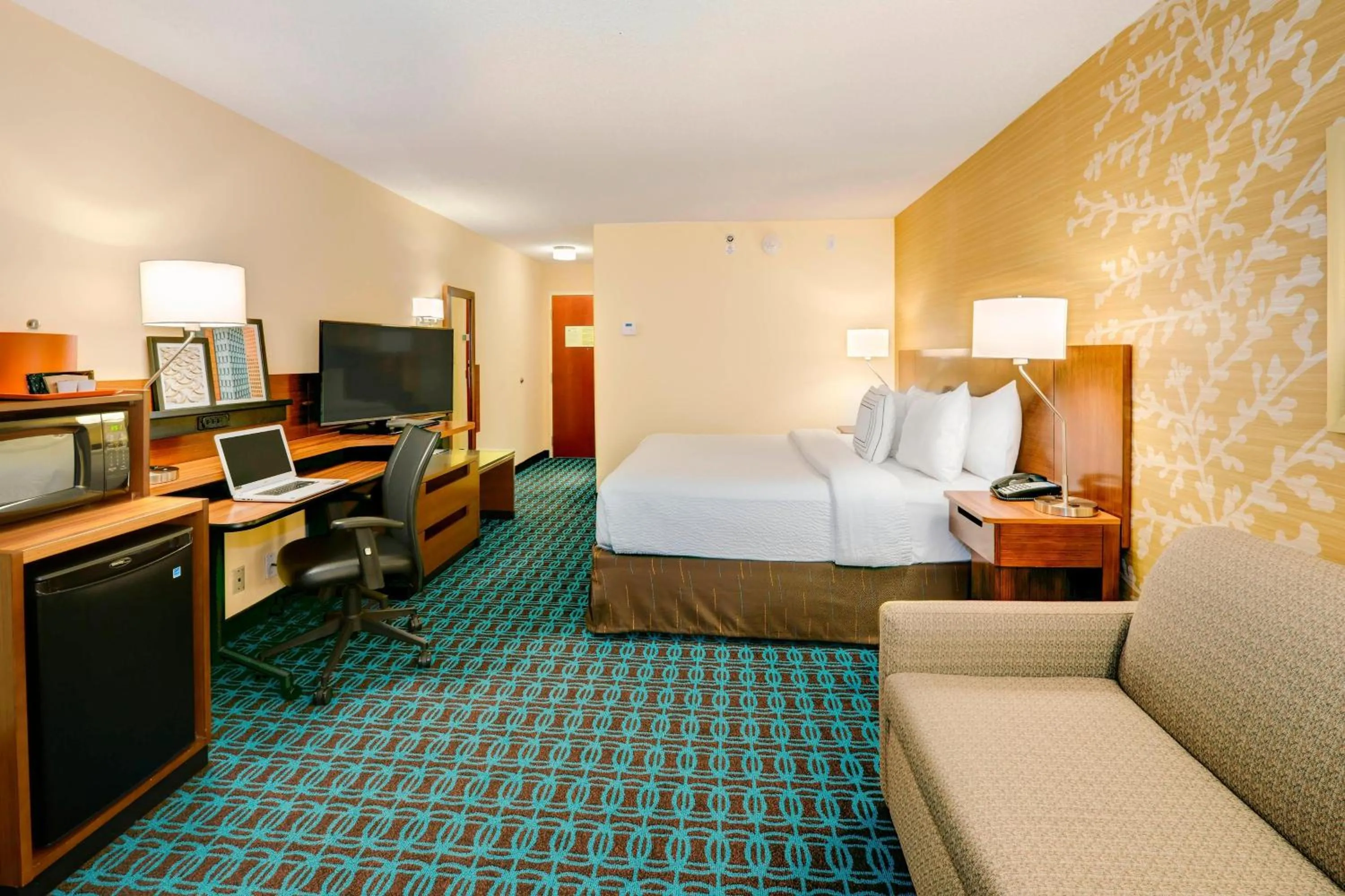 Photo of the whole room, Bed in Fairfield Inn & Suites by Marriott Greenville Simpsonville