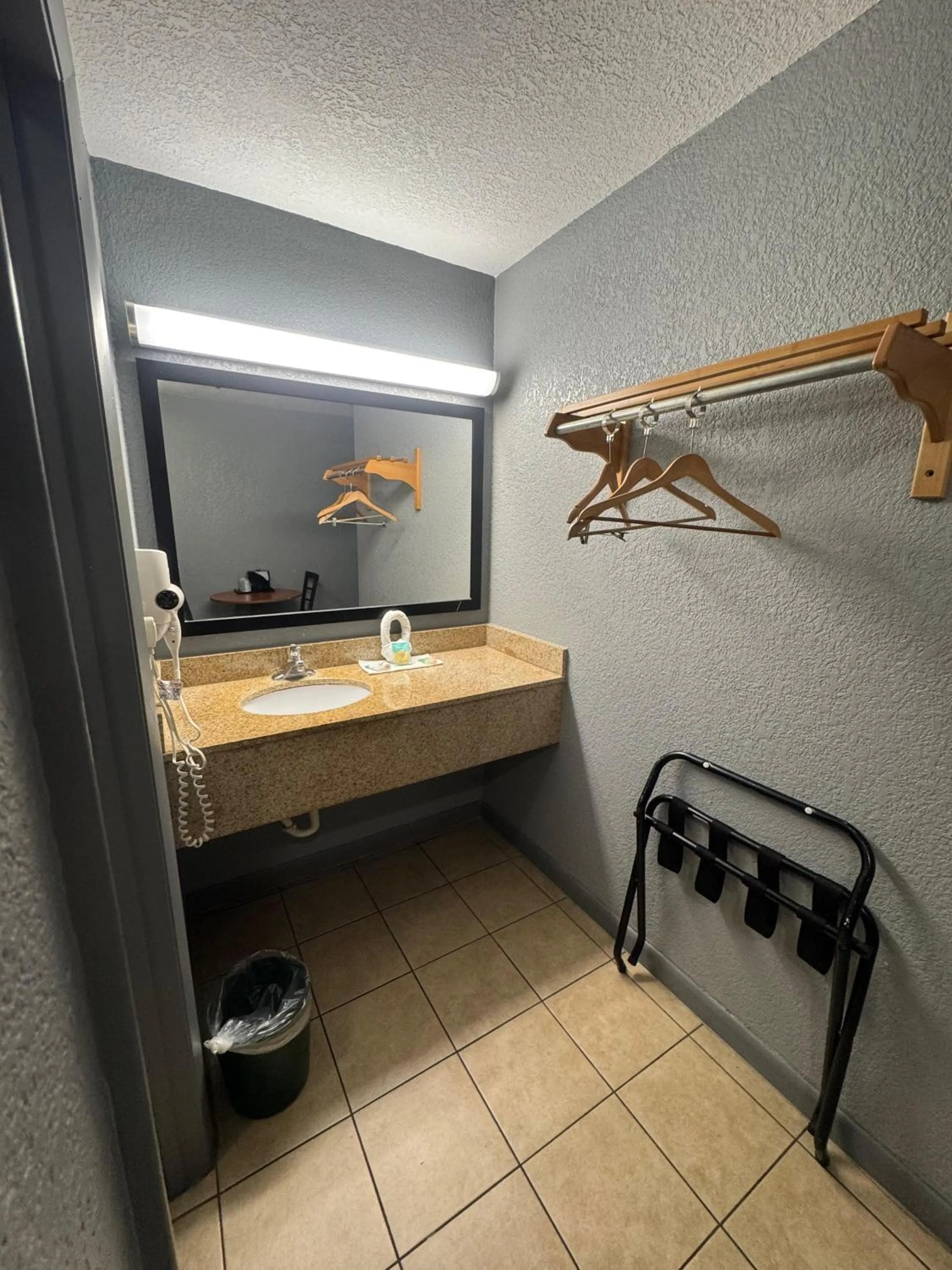 Bathroom in Budget Inn Sanford International Airport