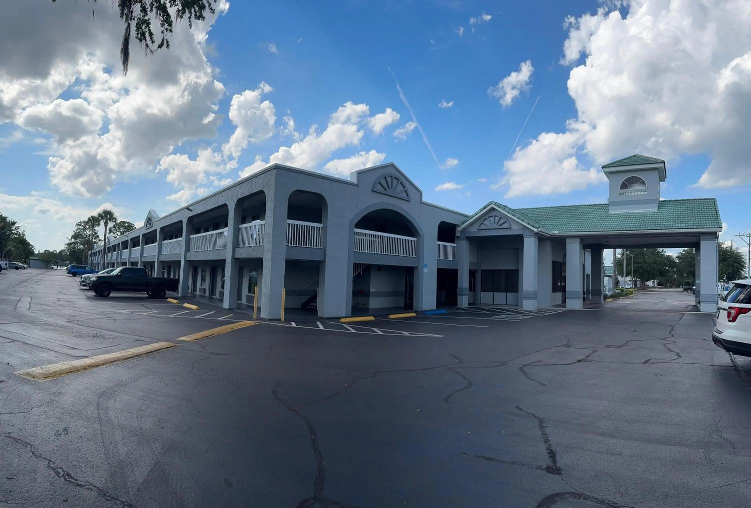 Property building in Budget Inn Sanford International Airport