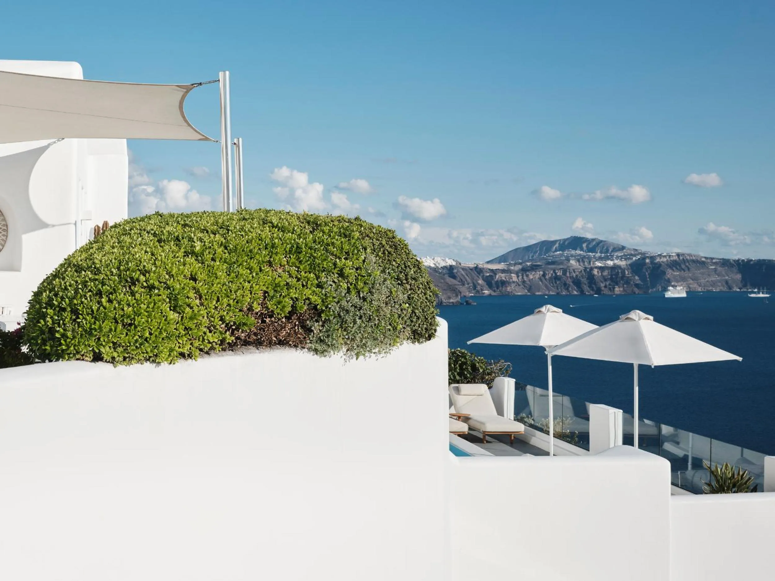 Property building in Canaves Sunday