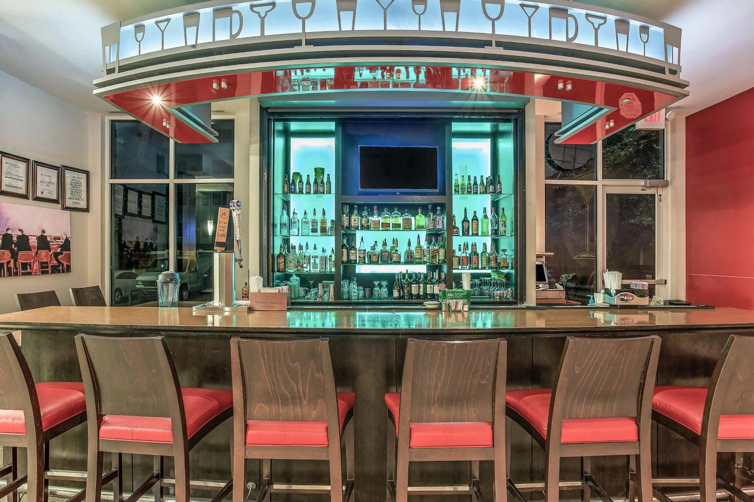 Lounge or bar in Holiday Inn Louisville Airport - Fair/Expo by IHG