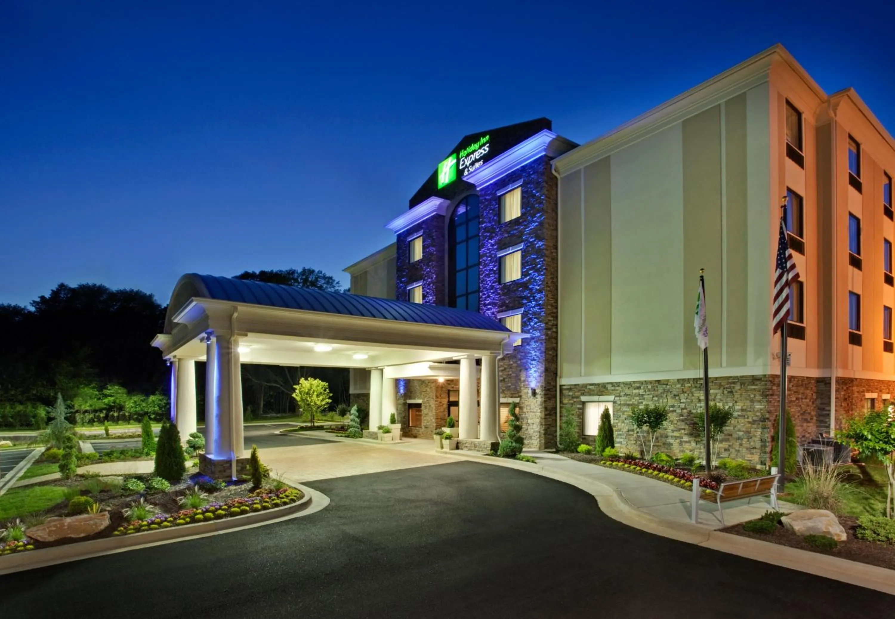 Property building in Holiday Inn Express & Suites Atlanta Southwest-Fairburn
