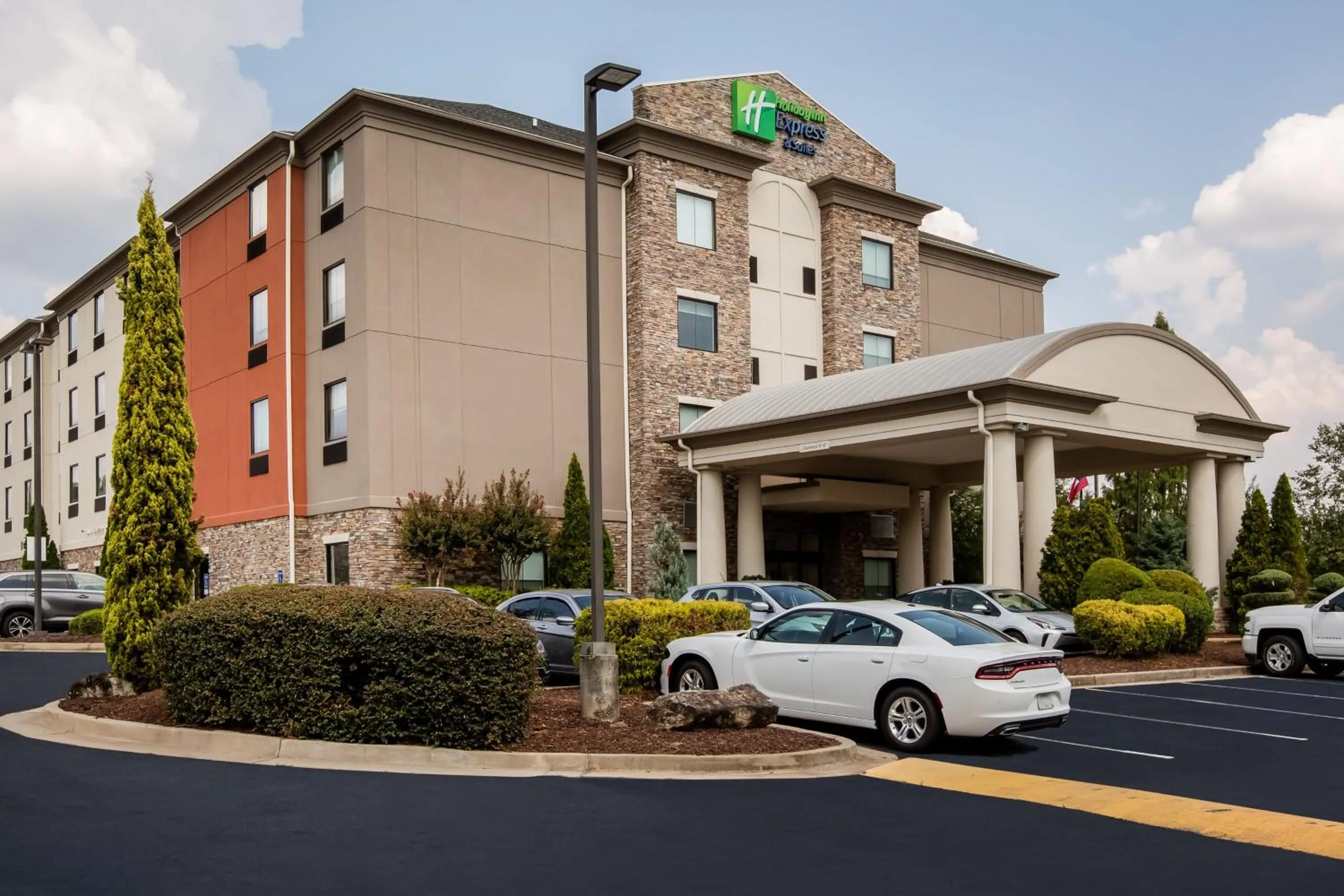 Property building in Holiday Inn Express & Suites Atlanta Southwest-Fairburn