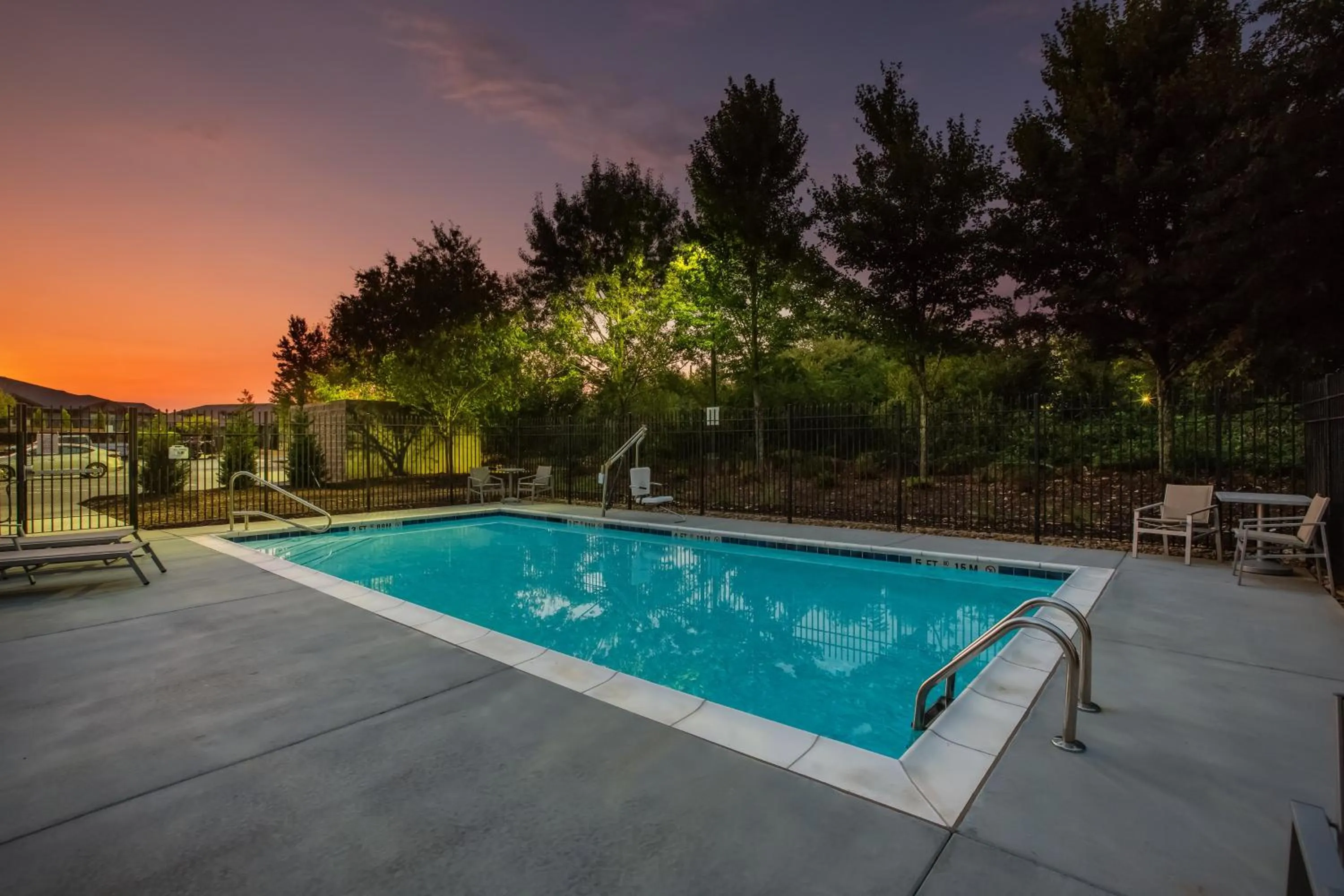 Swimming pool in Holiday Inn Express & Suites Atlanta Southwest-Fairburn