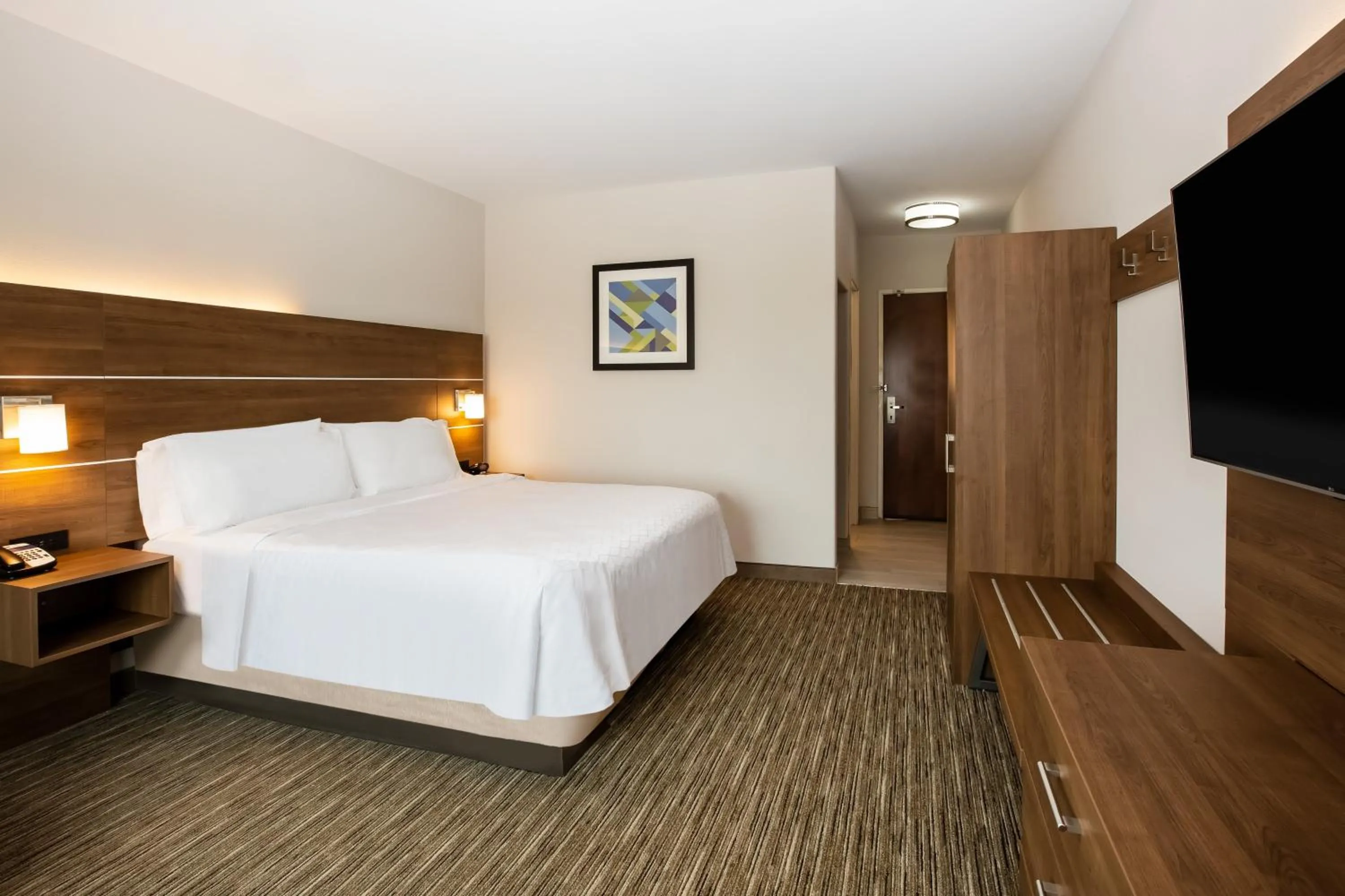 Photo of the whole room, Bed in Holiday Inn Express & Suites Atlanta Southwest-Fairburn