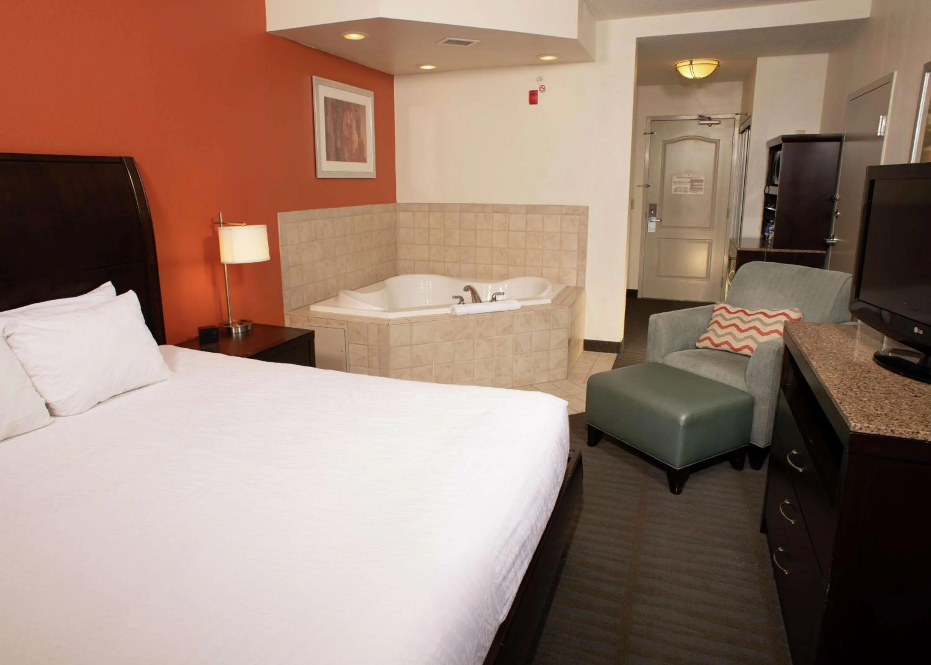 Bathroom, Bed in Hilton Garden Inn Springfield, IL