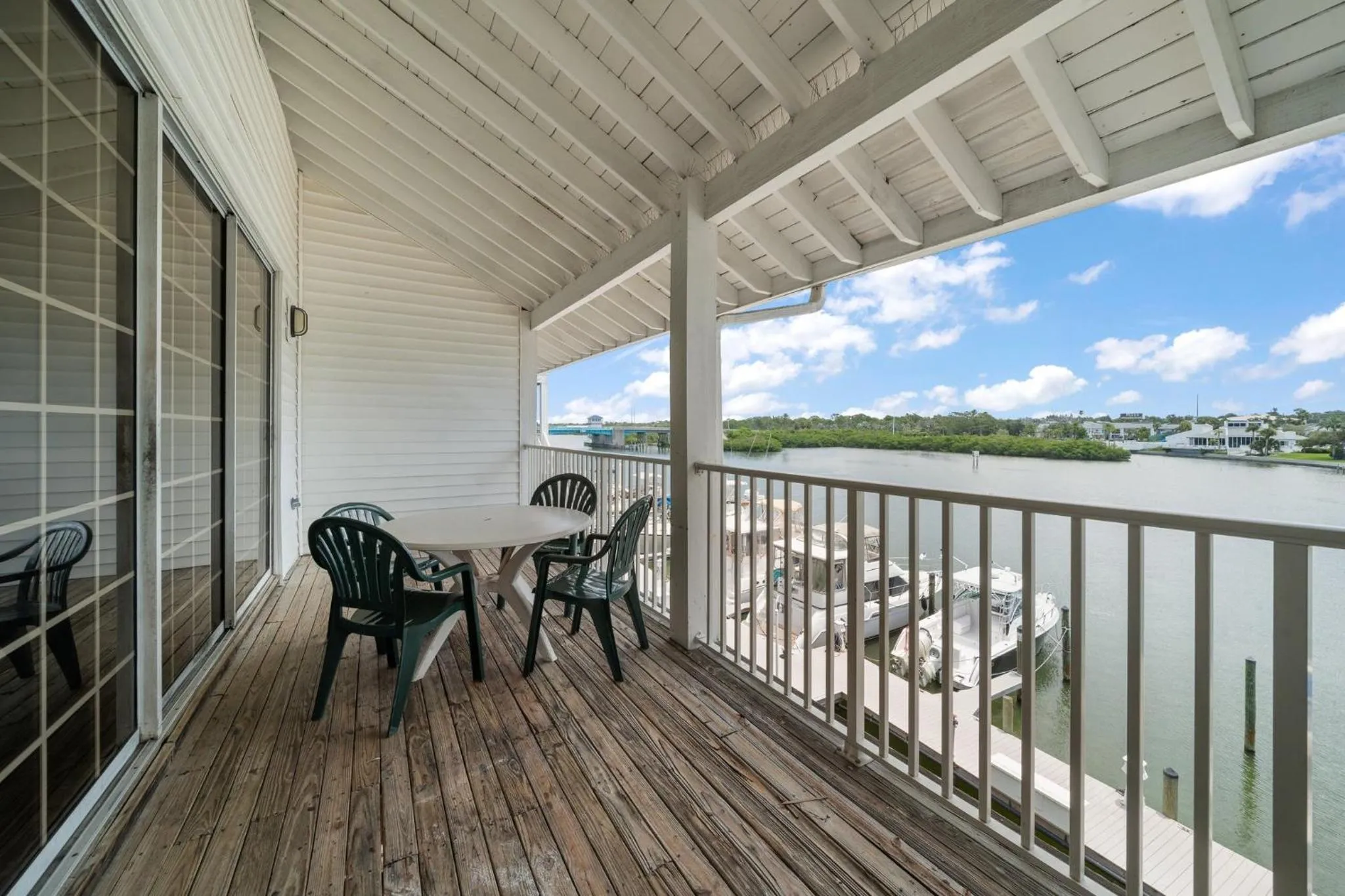 Photo of the whole room in Holiday Inn & Suites Clearwater Beach S-Harbourside