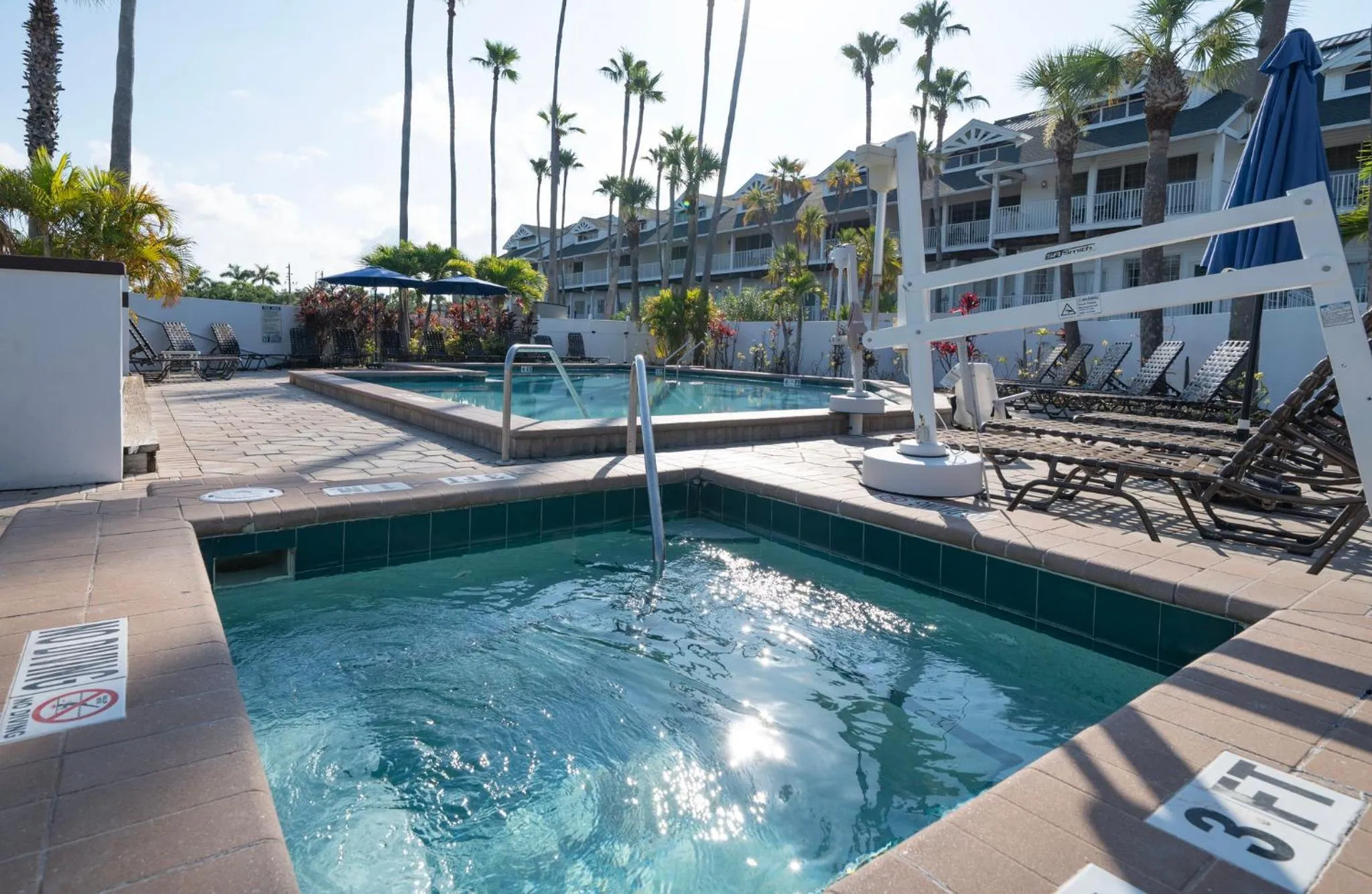 Swimming pool in Holiday Inn & Suites Clearwater Beach S-Harbourside