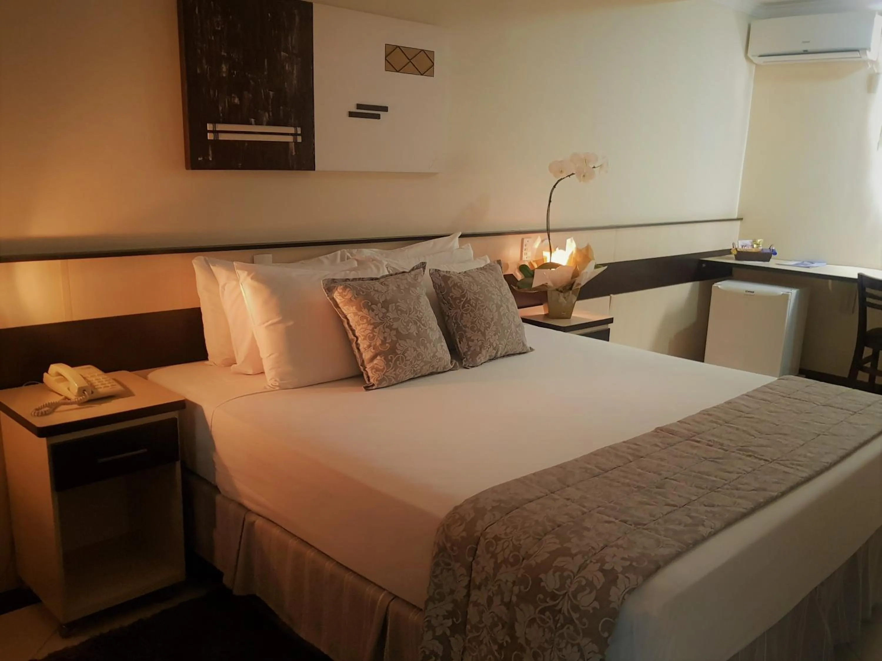 Bedroom, Bed in Hotel Cristal Rio Claro