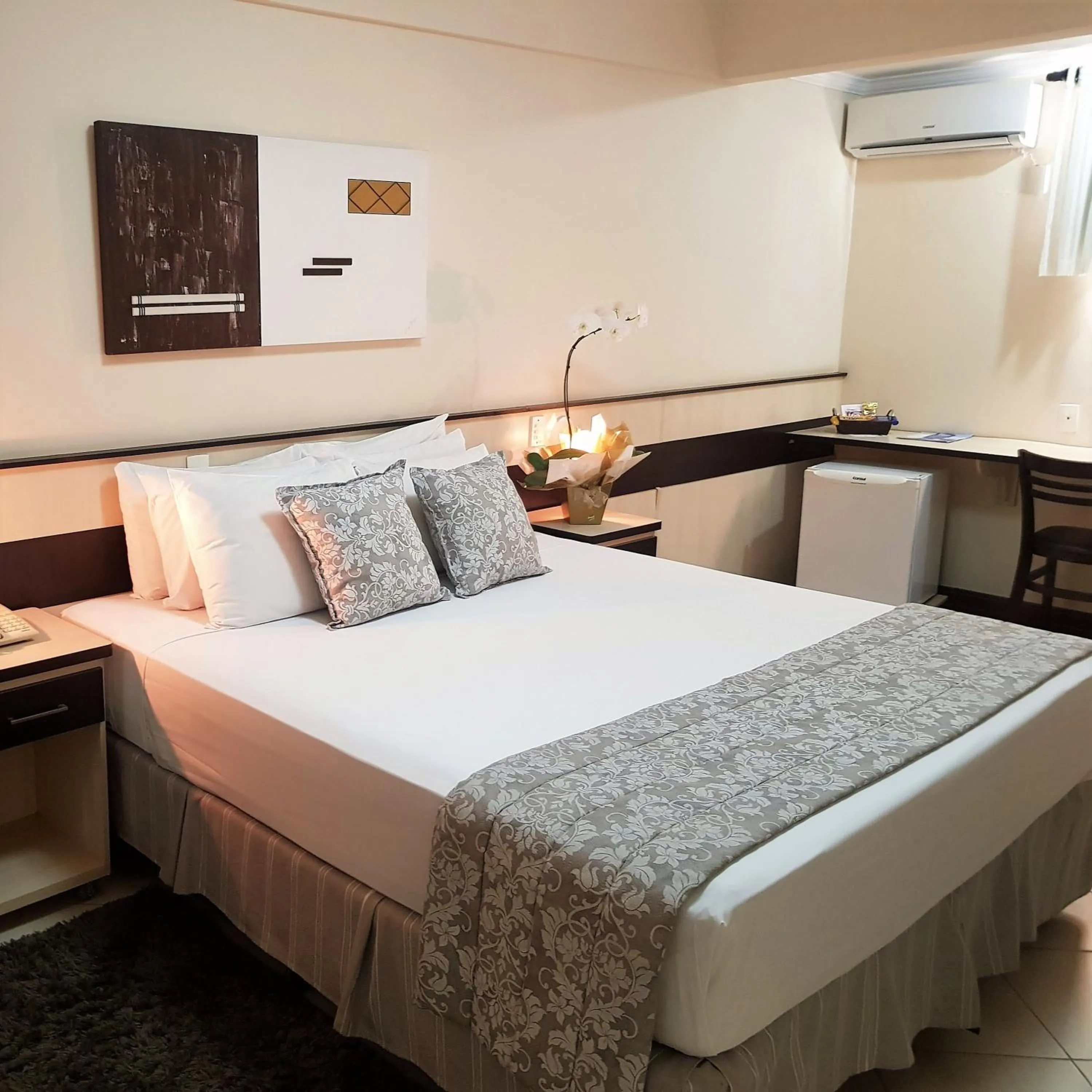 Bedroom, Bed in Hotel Cristal Rio Claro