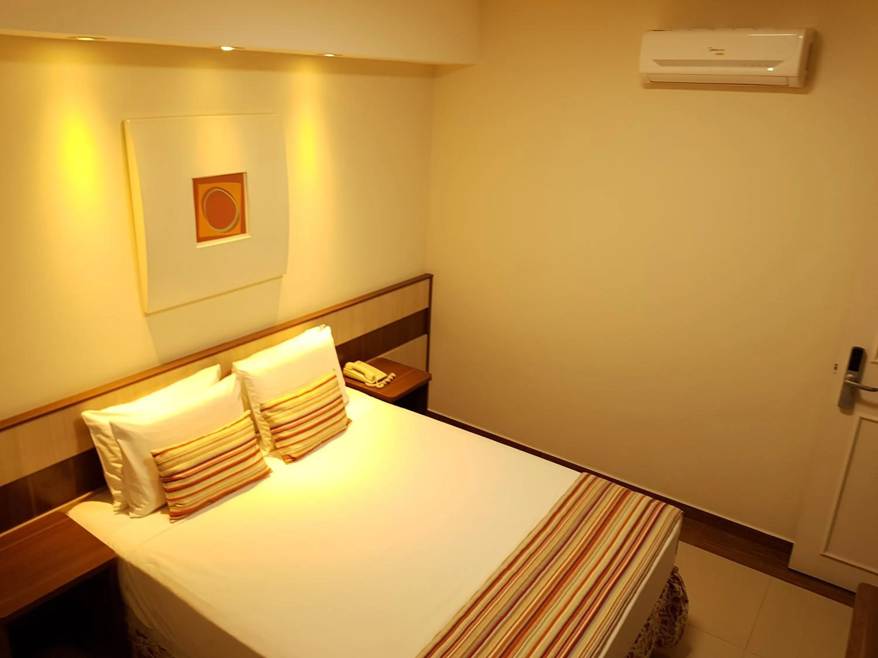 Bedroom, Bed in Hotel Cristal Rio Claro