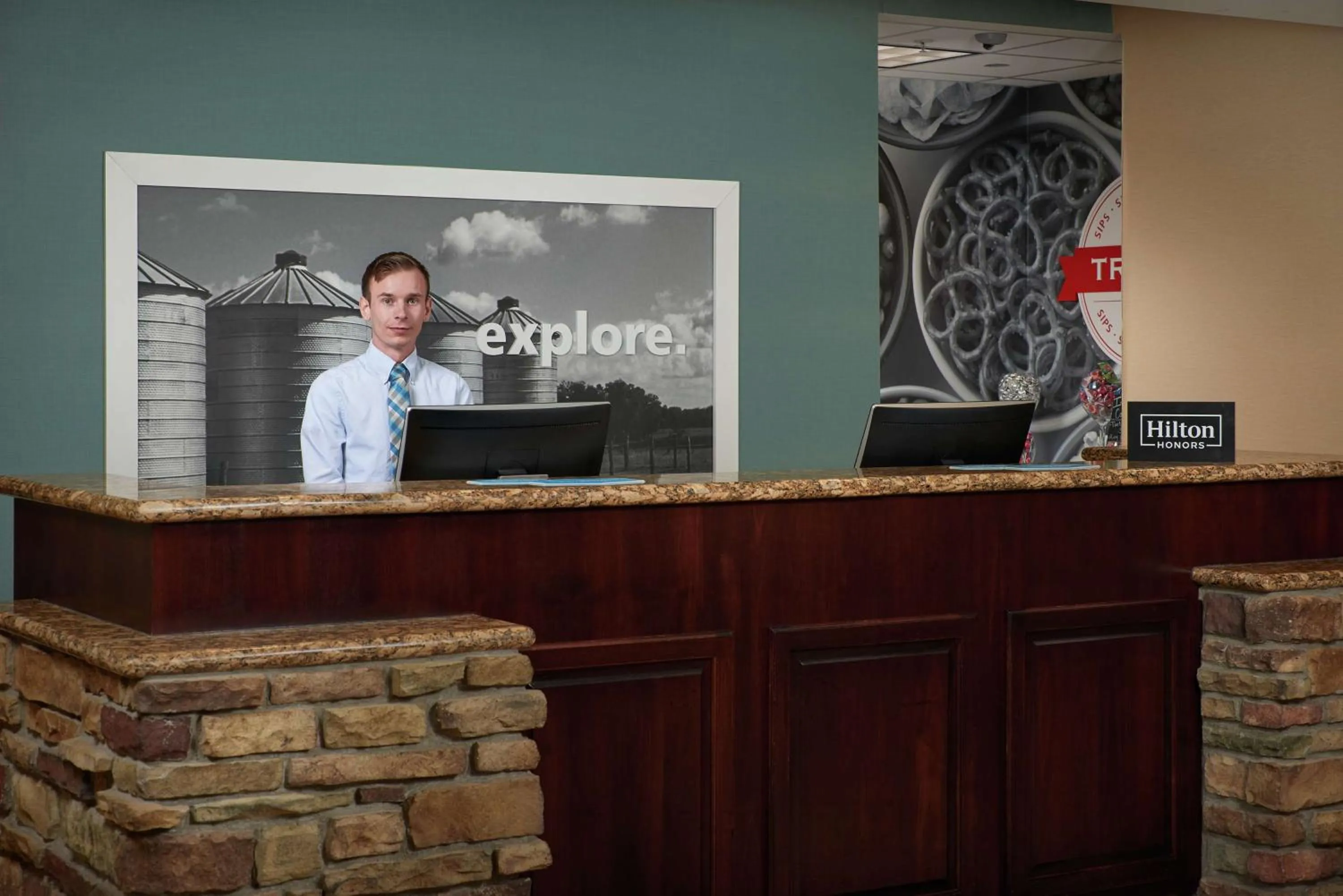 Lobby or reception in Hampton Inn & Suites Rogers