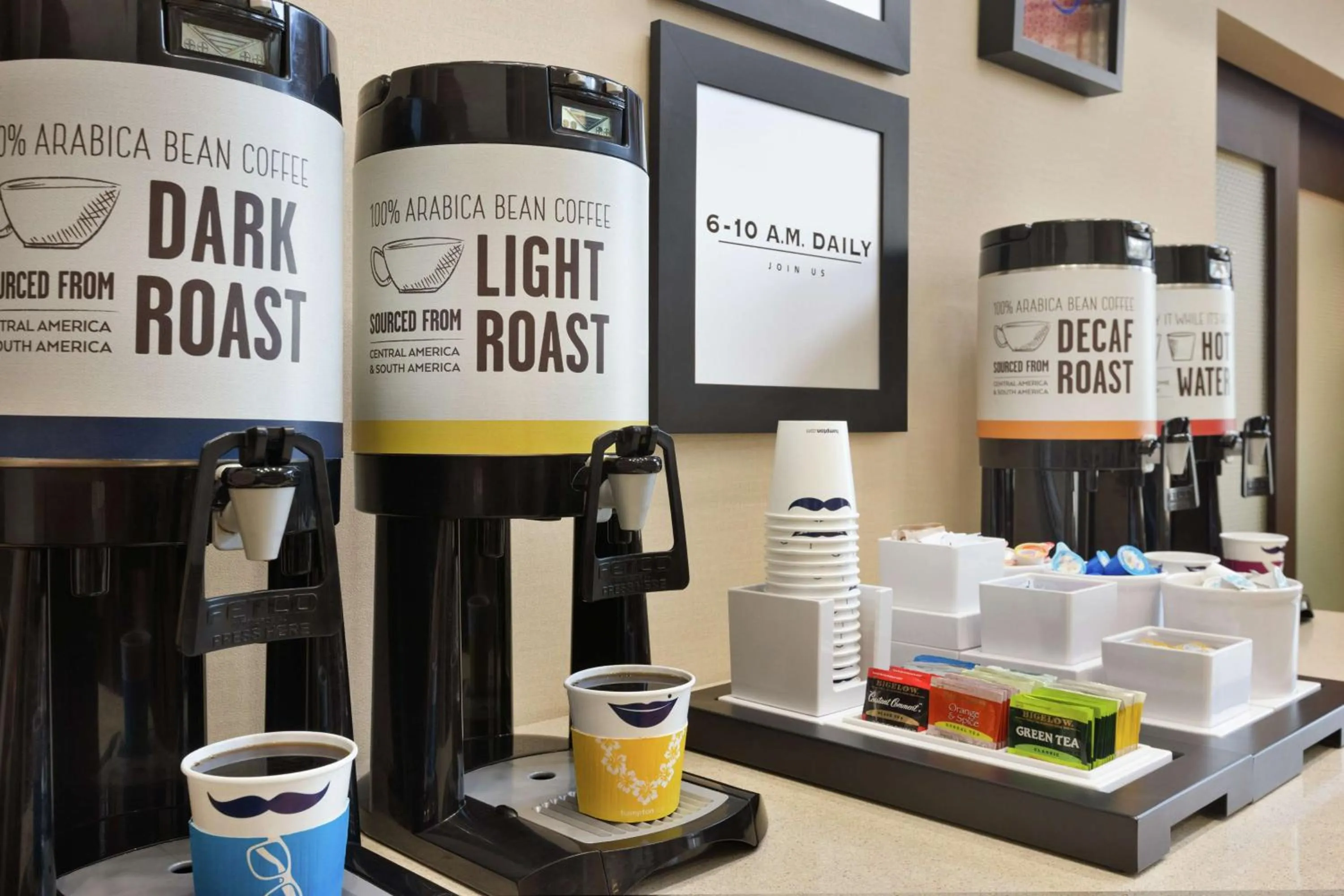 Breakfast in Hampton Inn & Suites Rogers