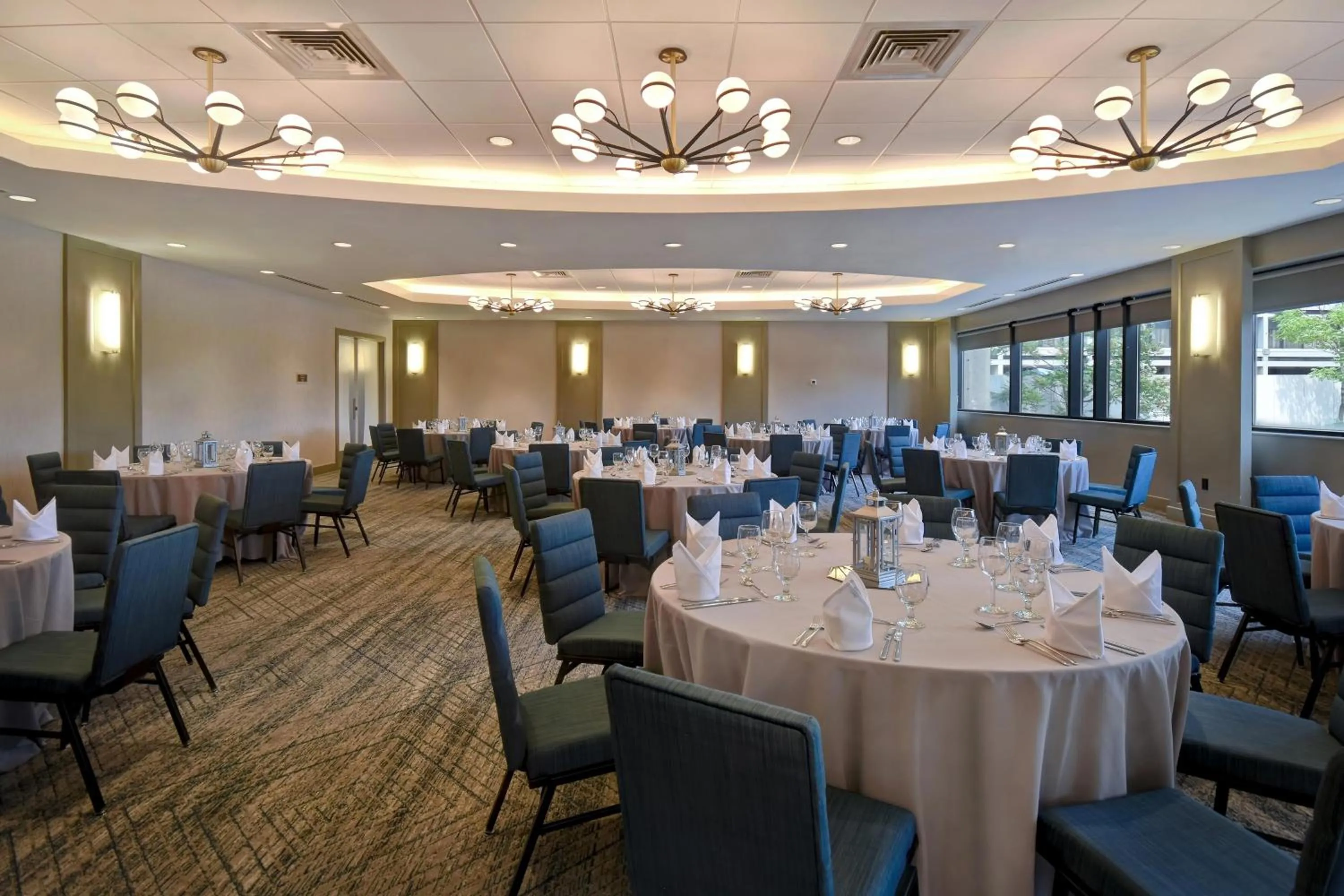 Meeting/conference room in Four Points by Sheraton Boston Newton