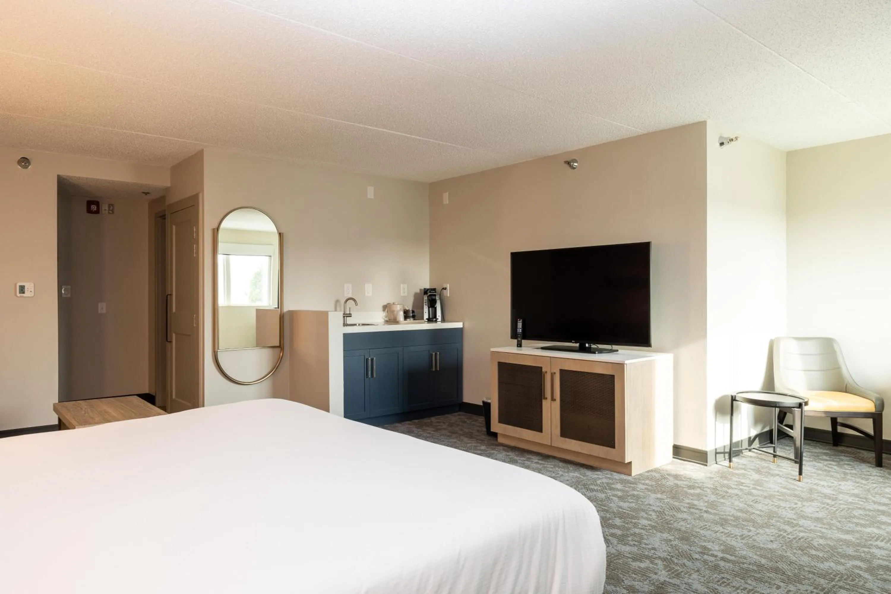 Bed in DoubleTree by Hilton Austin, MN