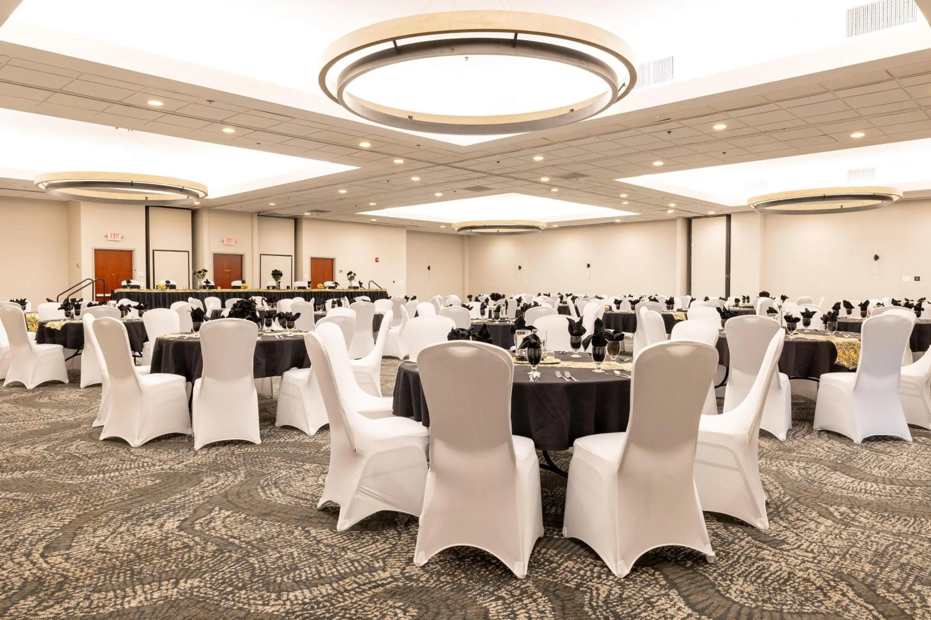 Meeting/conference room in DoubleTree by Hilton Austin, MN