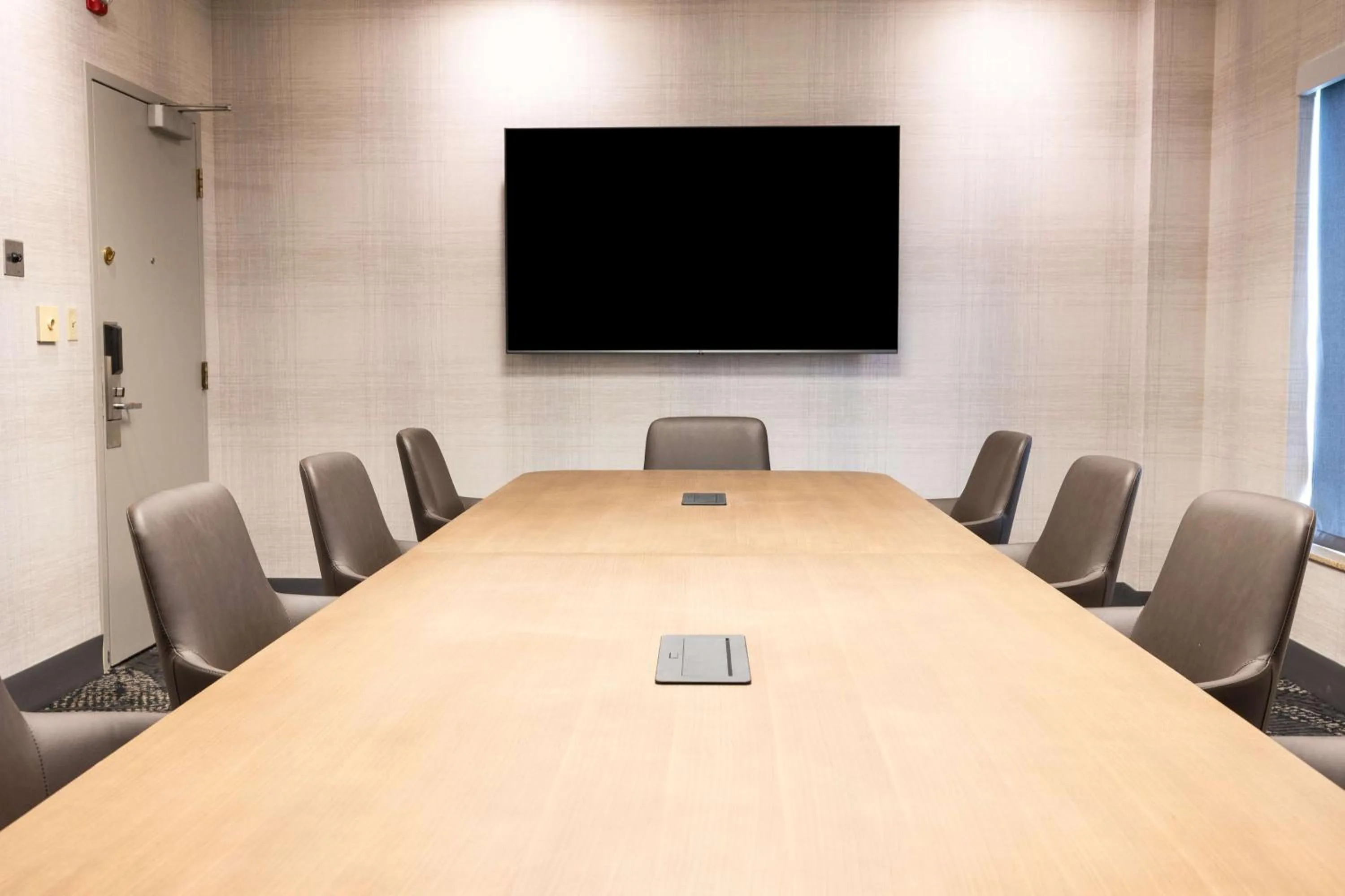 Meeting/conference room in DoubleTree by Hilton Austin, MN