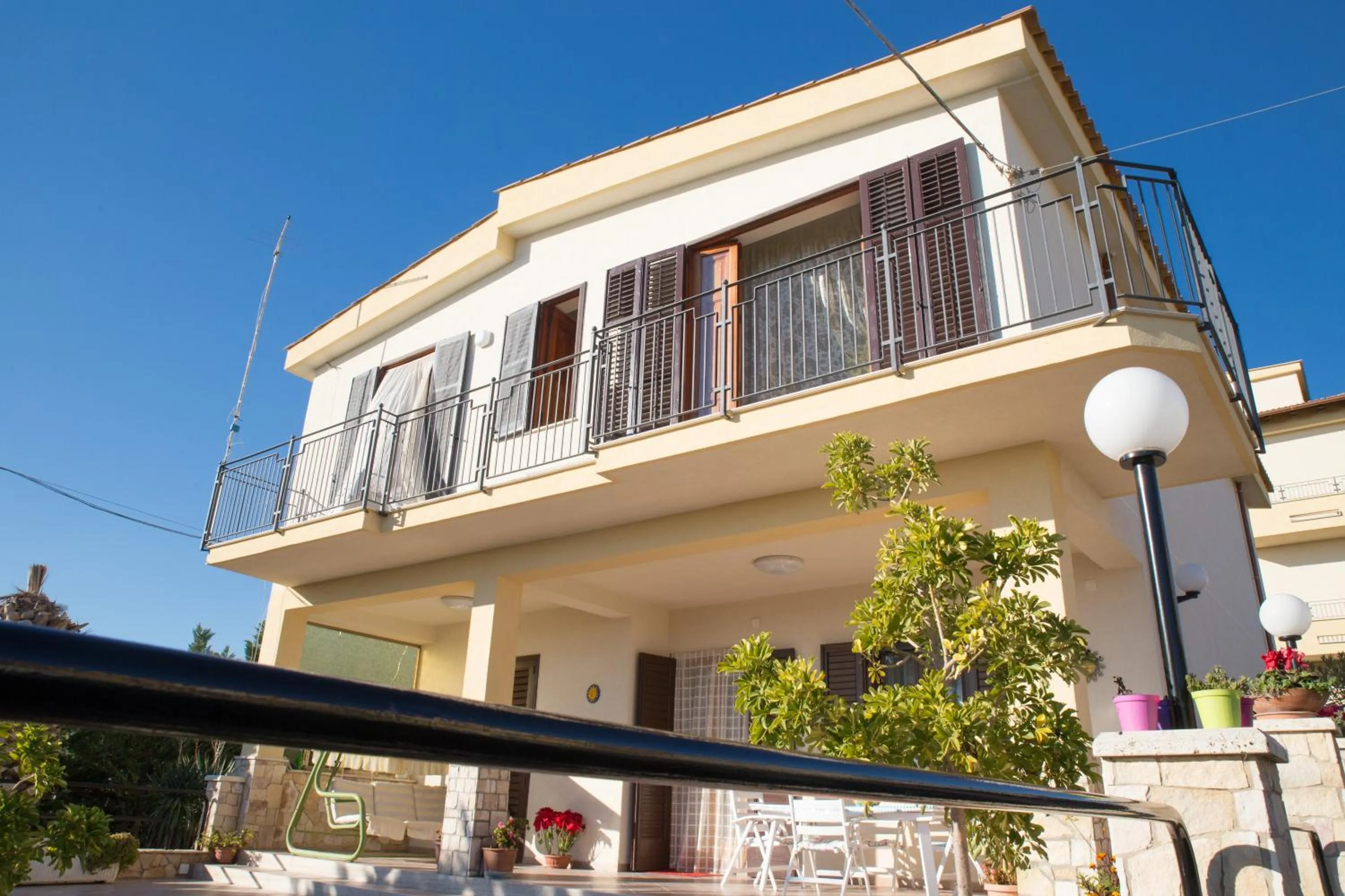 Facade/entrance in B&B La Veranda