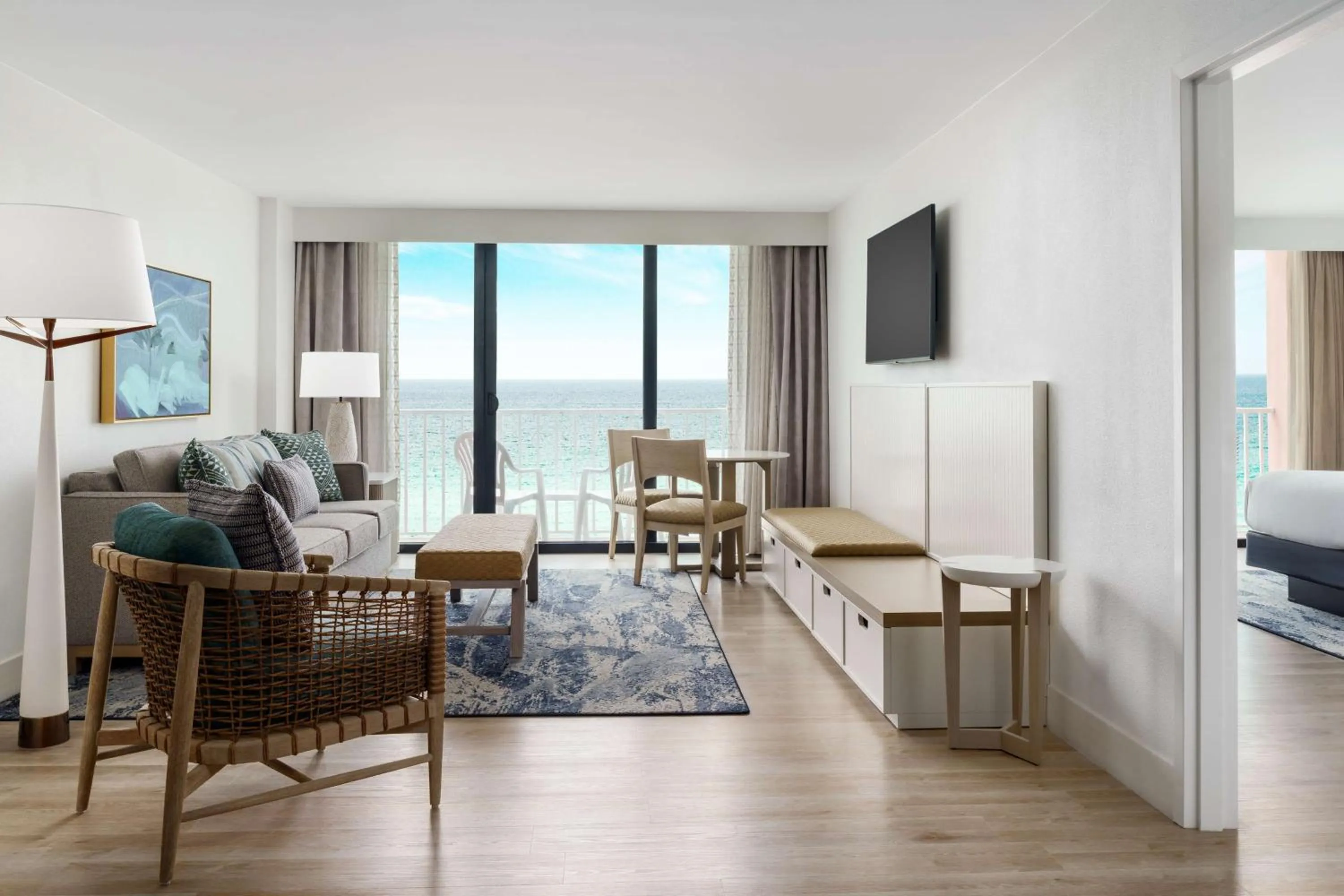 Living room, Bed in DoubleTree Beach Resort by Hilton Tampa Bay – North Redington Beach