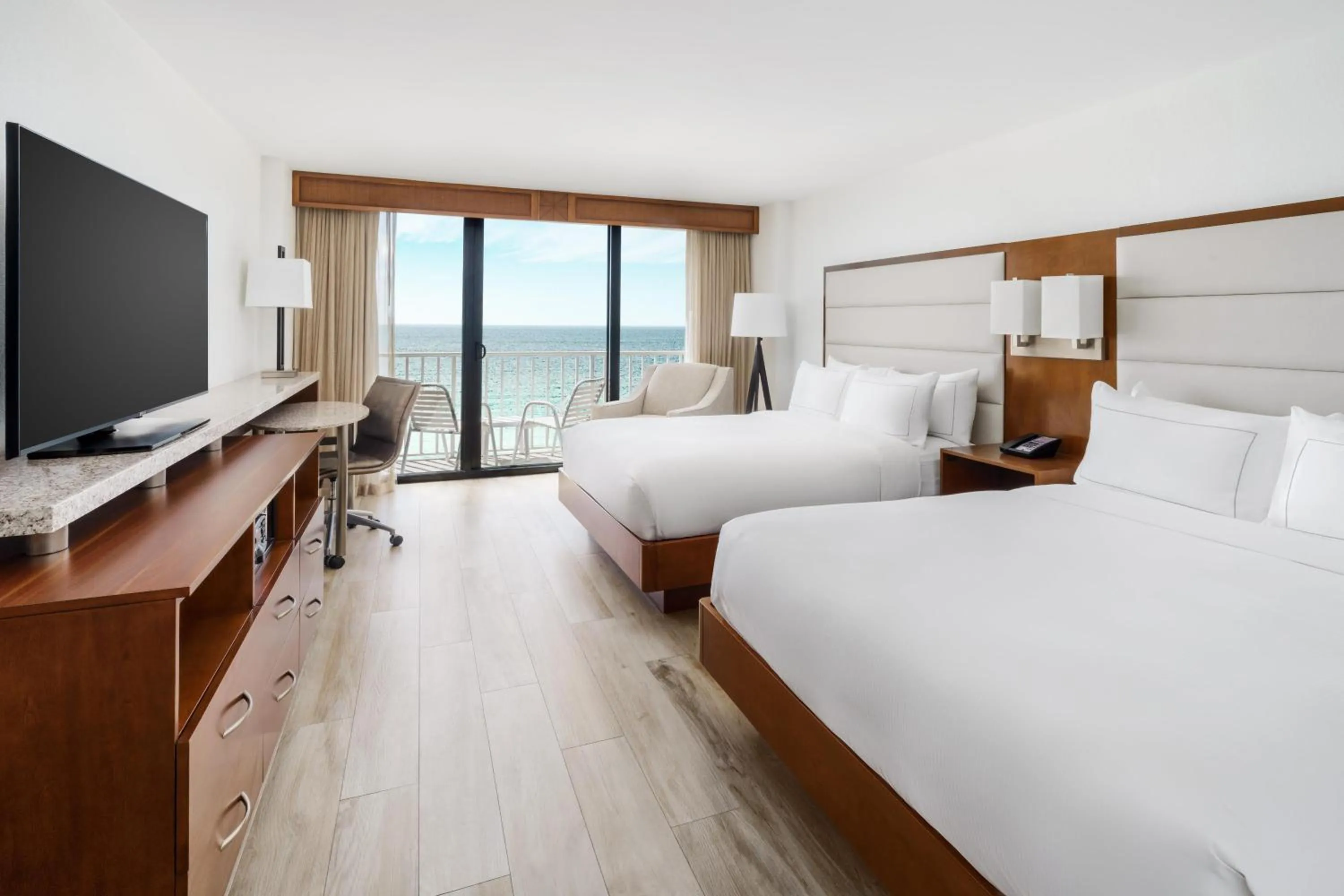Bedroom, Bed in DoubleTree Beach Resort by Hilton Tampa Bay – North Redington Beach