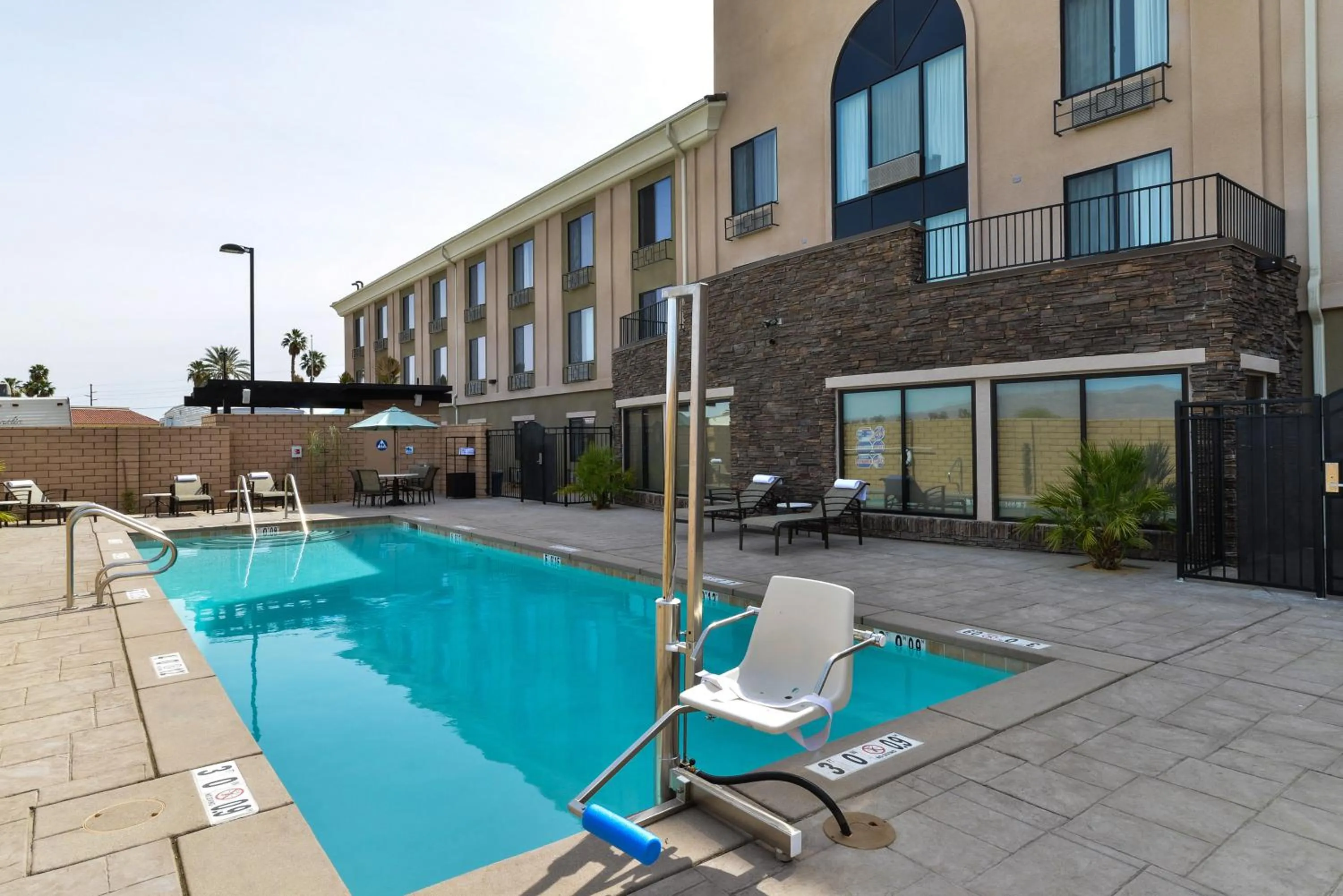 Swimming pool in Holiday Inn Express & Suites Indio - Coachella Valley by IHG