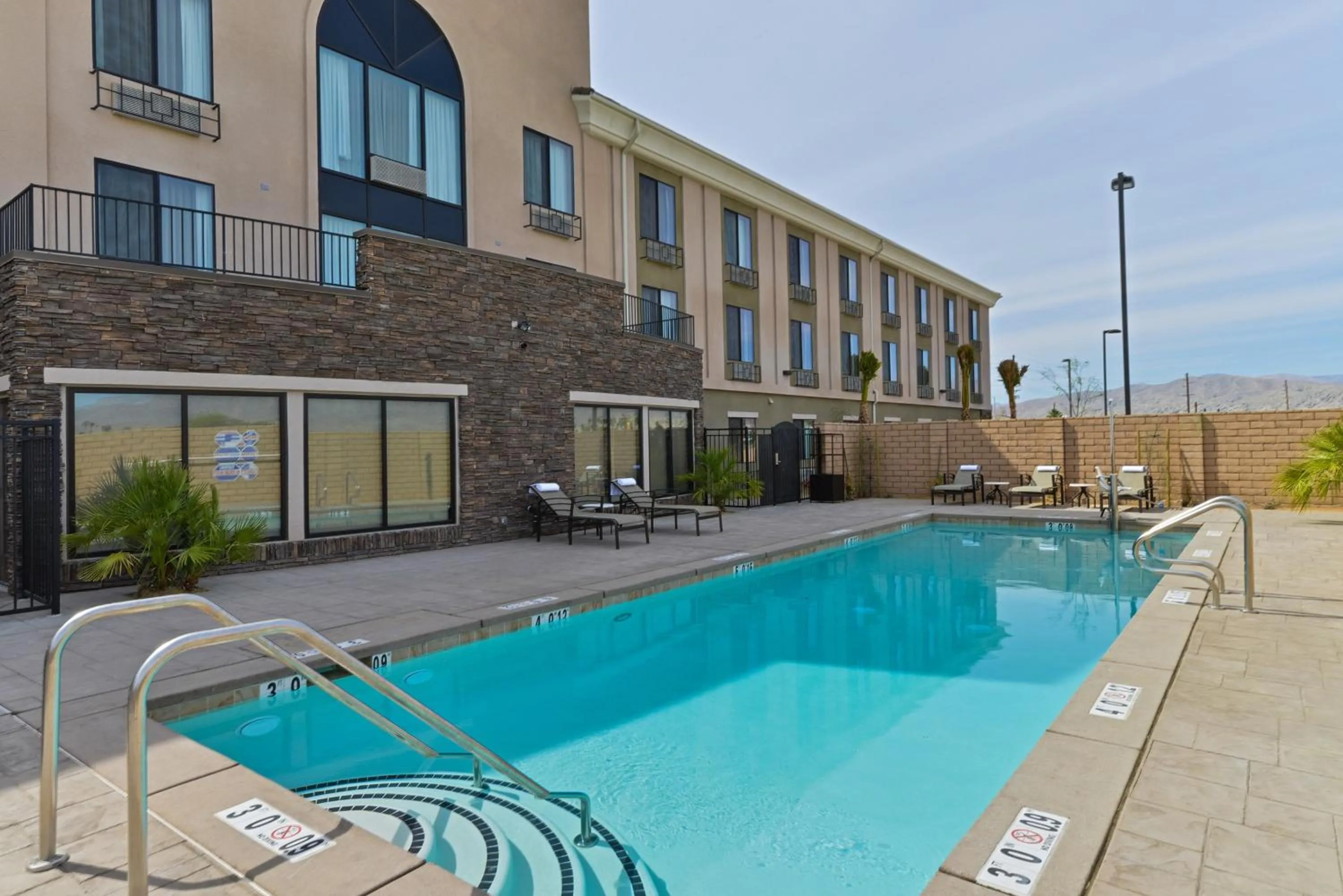 Swimming pool in Holiday Inn Express & Suites Indio - Coachella Valley by IHG
