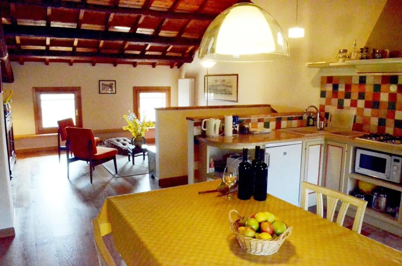 Communal kitchen in agriturismo Cà Roer