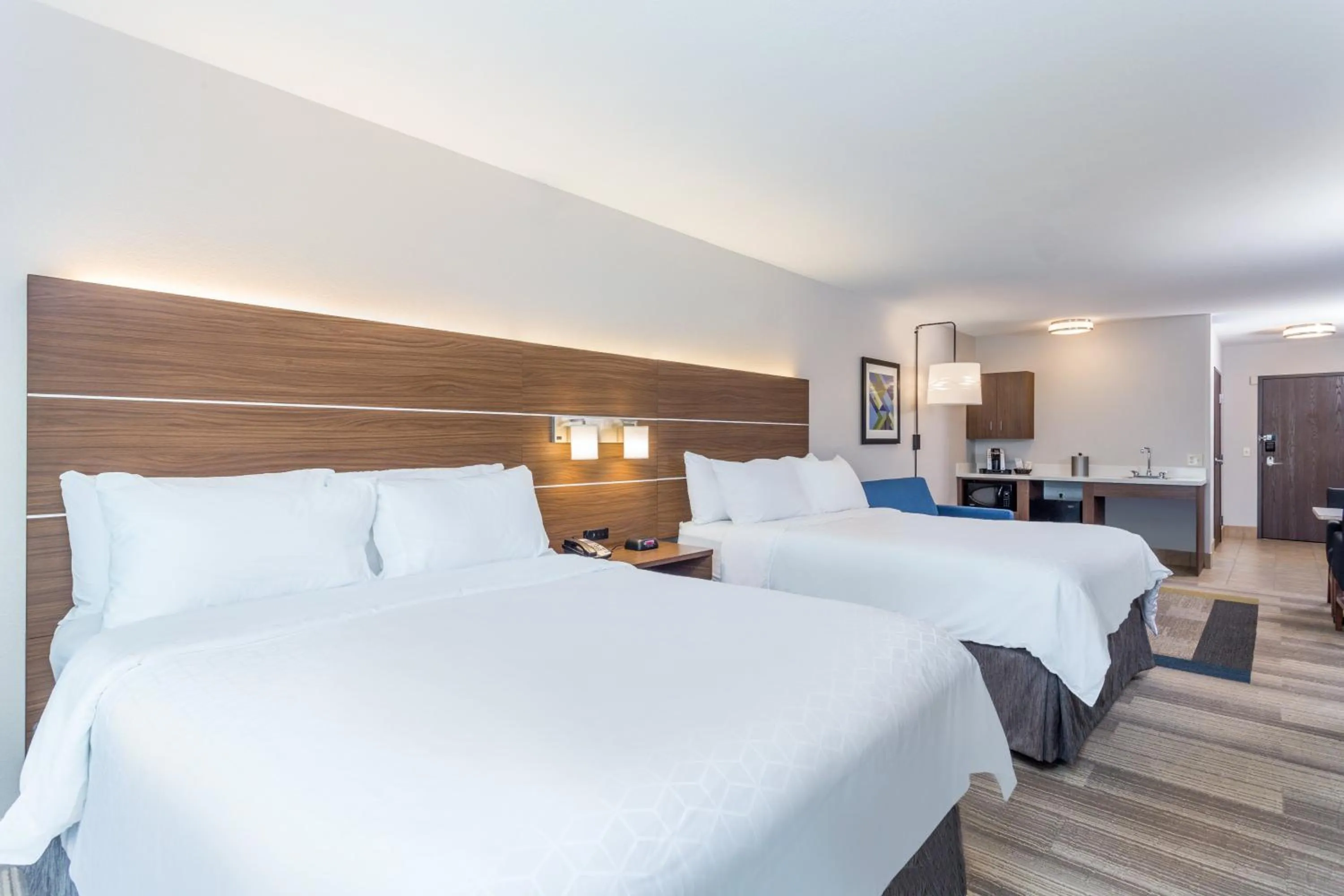 Bedroom, Bed in Holiday Inn Express Hotel & Suites Eau Claire North by IHG